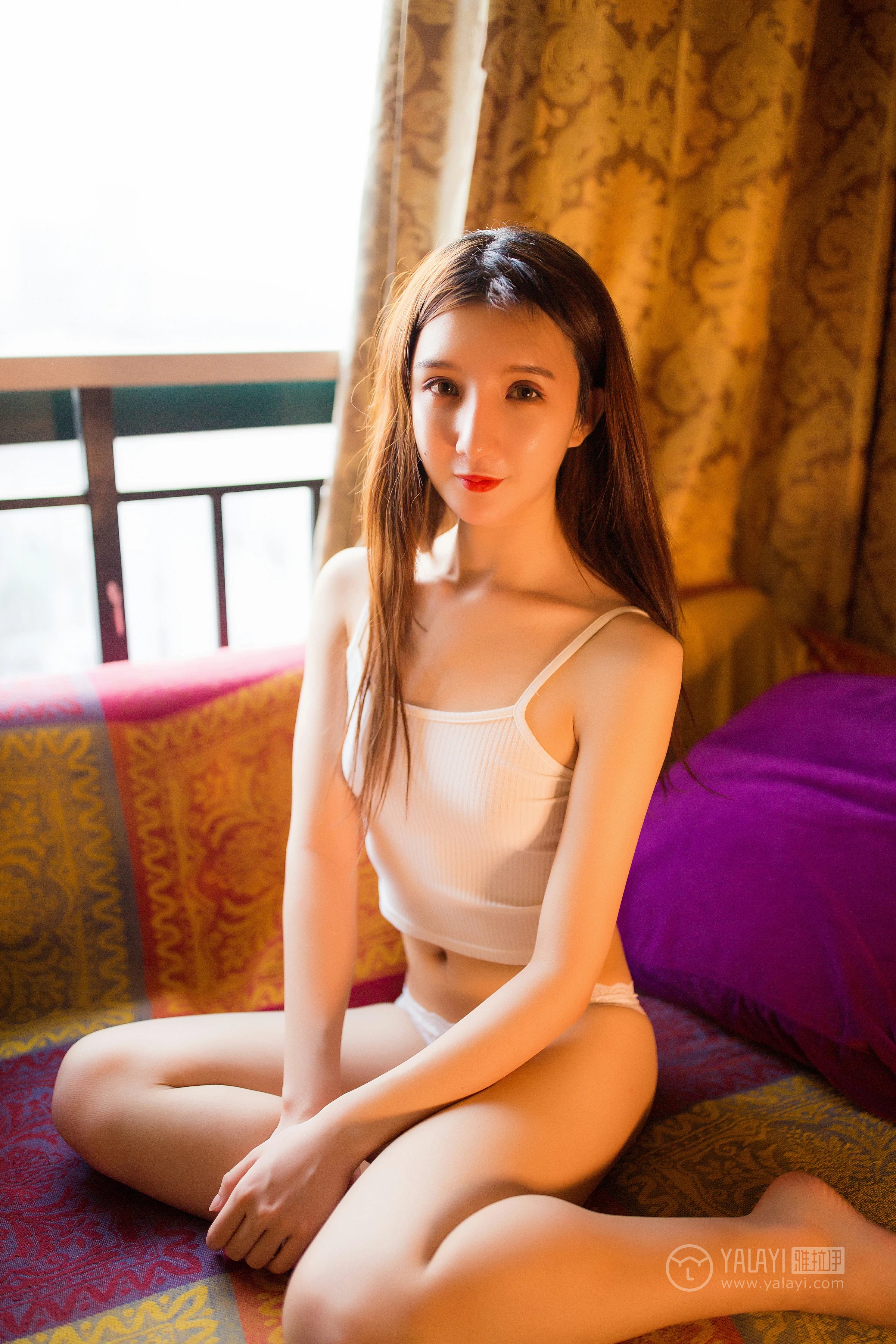 [YALAYI雅拉伊]No.171 玫瑰 刘潇潇 白色透视上衣与粉色吊带情趣内衣性感私房写真集第15张