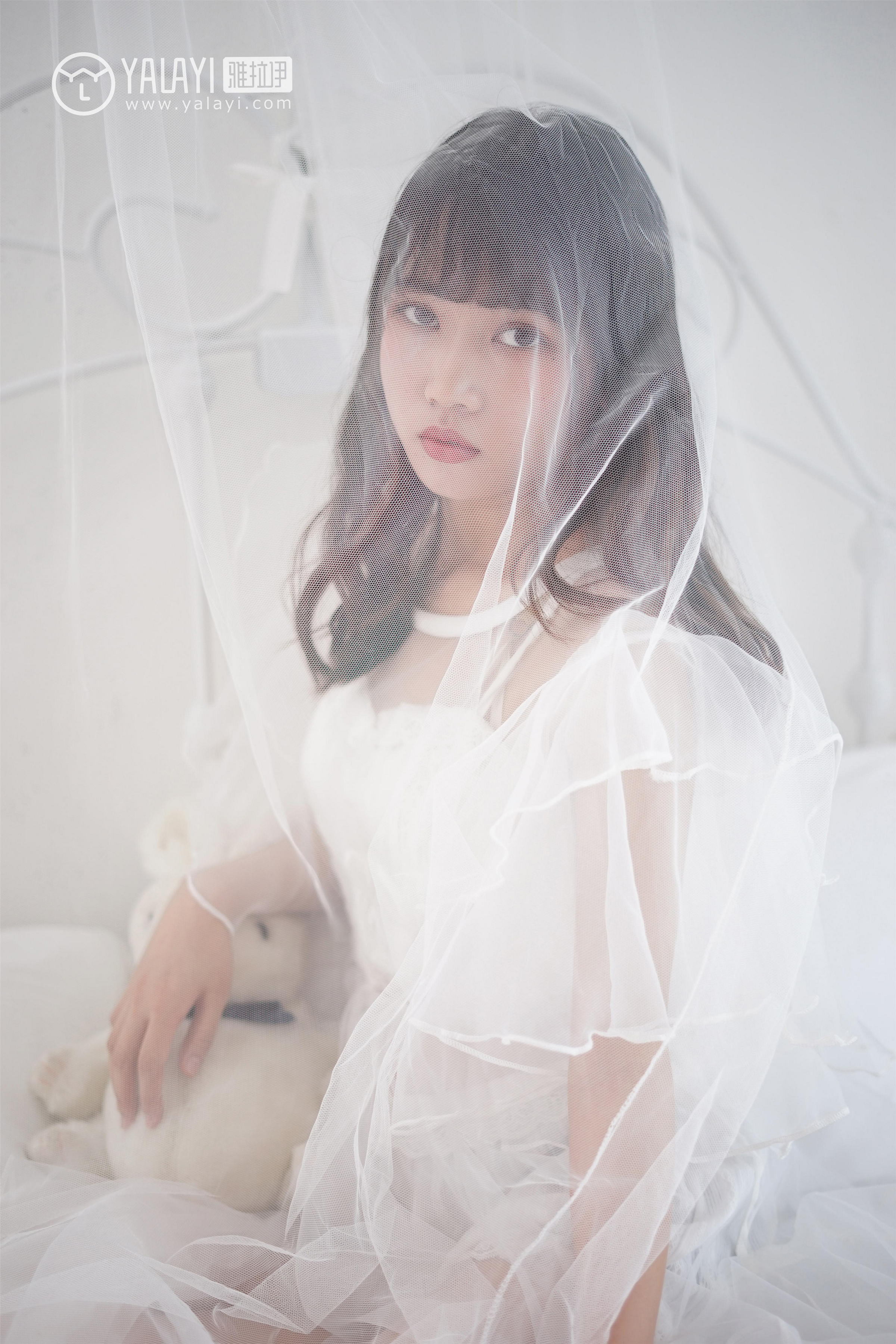 [YALAYI雅拉伊]NO.001 恋上你的床 公主小兔子 透视连衣裙性感私房写真集第1张