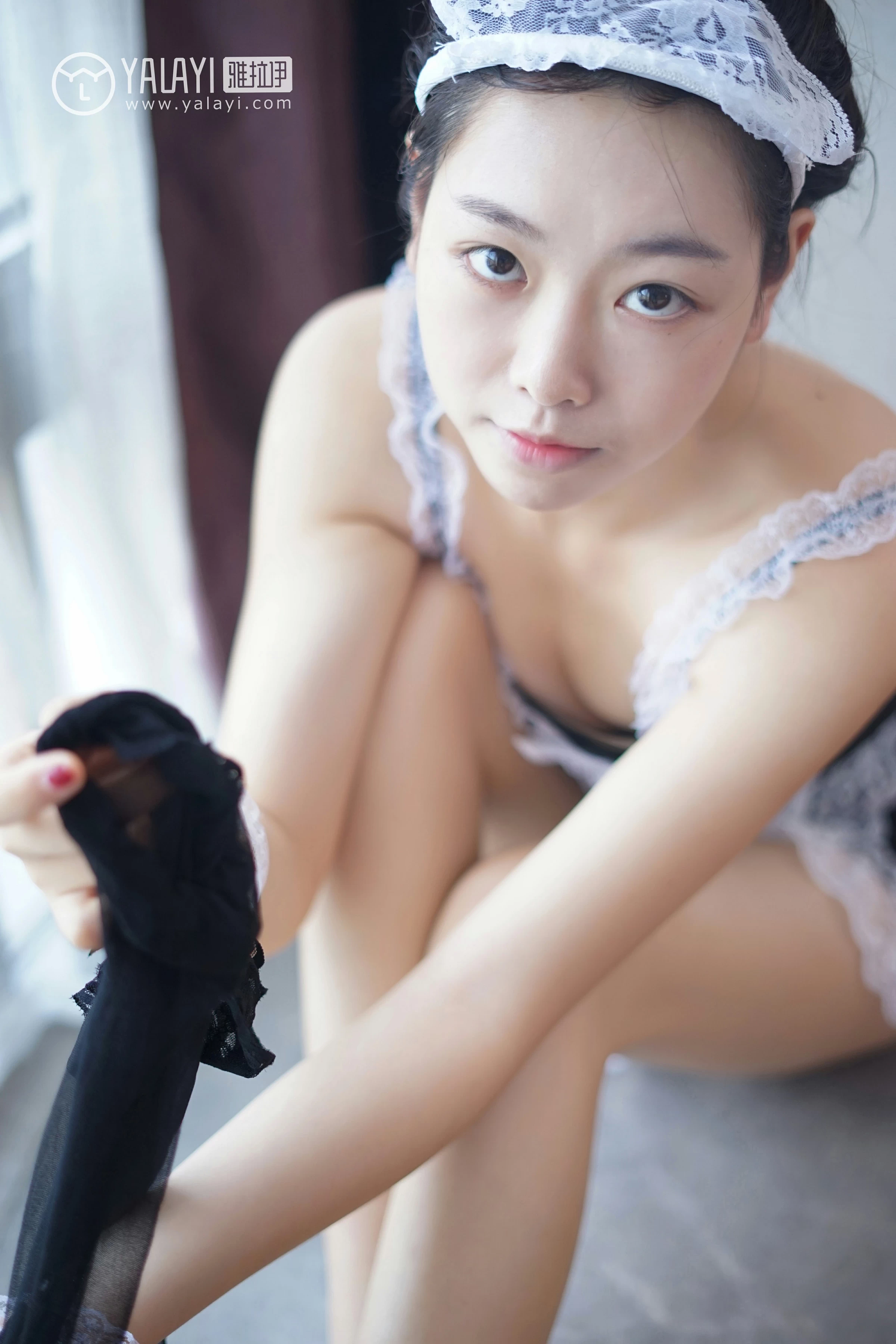 [YALAYI雅拉伊]NO.021 少女女仆 严冰冰 性感制服与黑色透视情趣内衣裙私房写真集第8张
