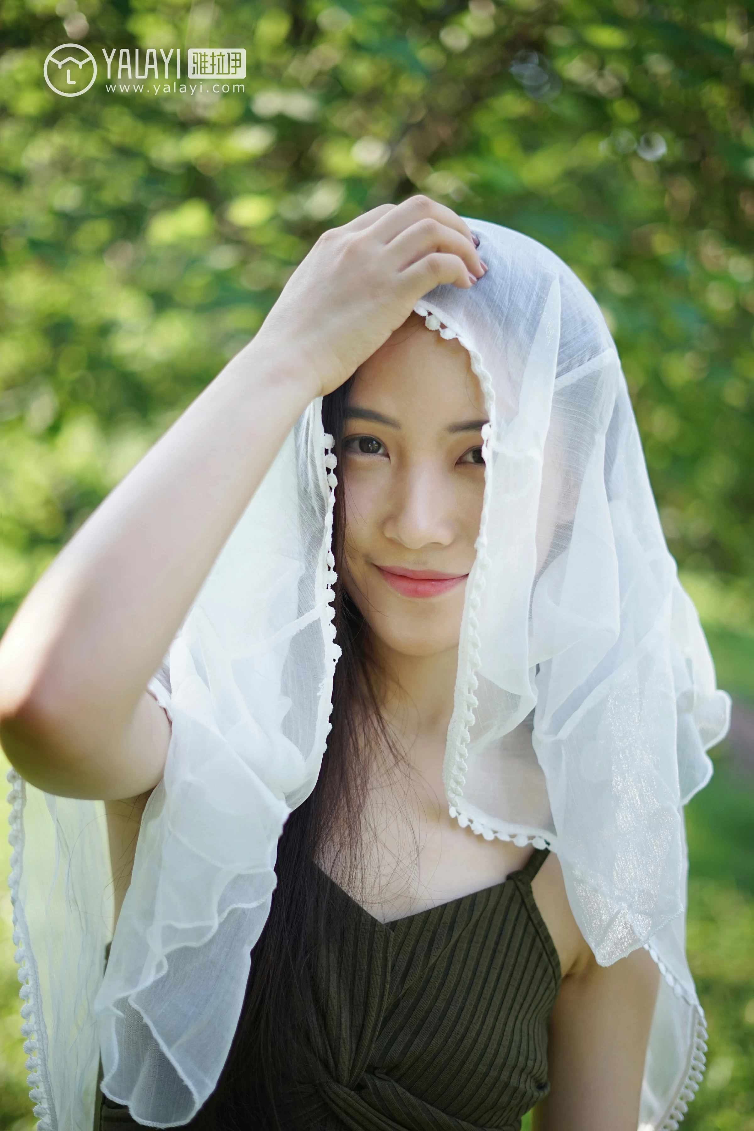 [YALAYI雅拉伊]NO.027 校园邂逅 卡柔 白色短袖加灰色短裙与吊带连衣裙性感私房写真集第13张