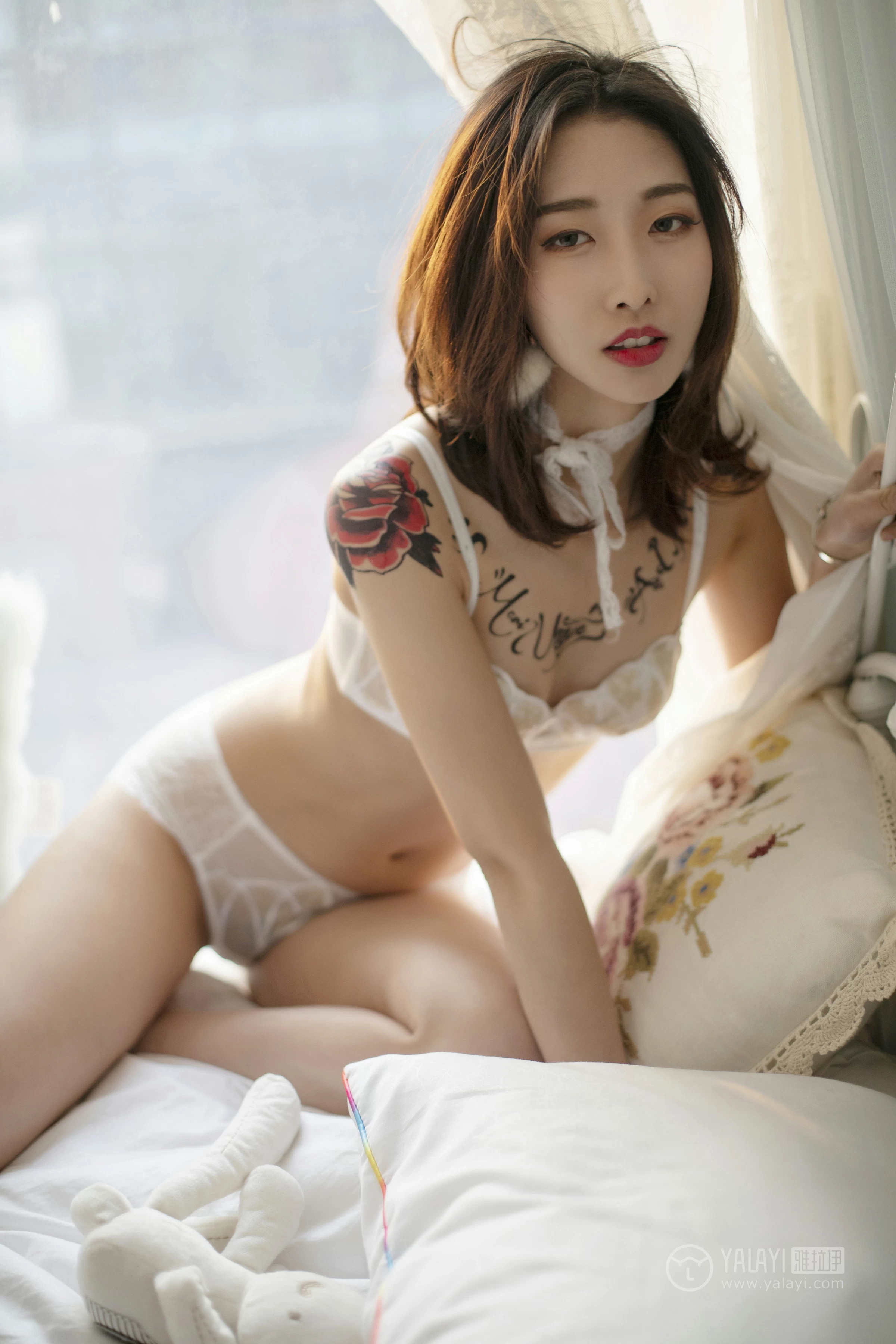 [YALAYI雅拉伊]No.188 蕾丝浅笑 佳佳 白色情趣透视纱裙加白色蕾丝内衣性感私房写真集第9张