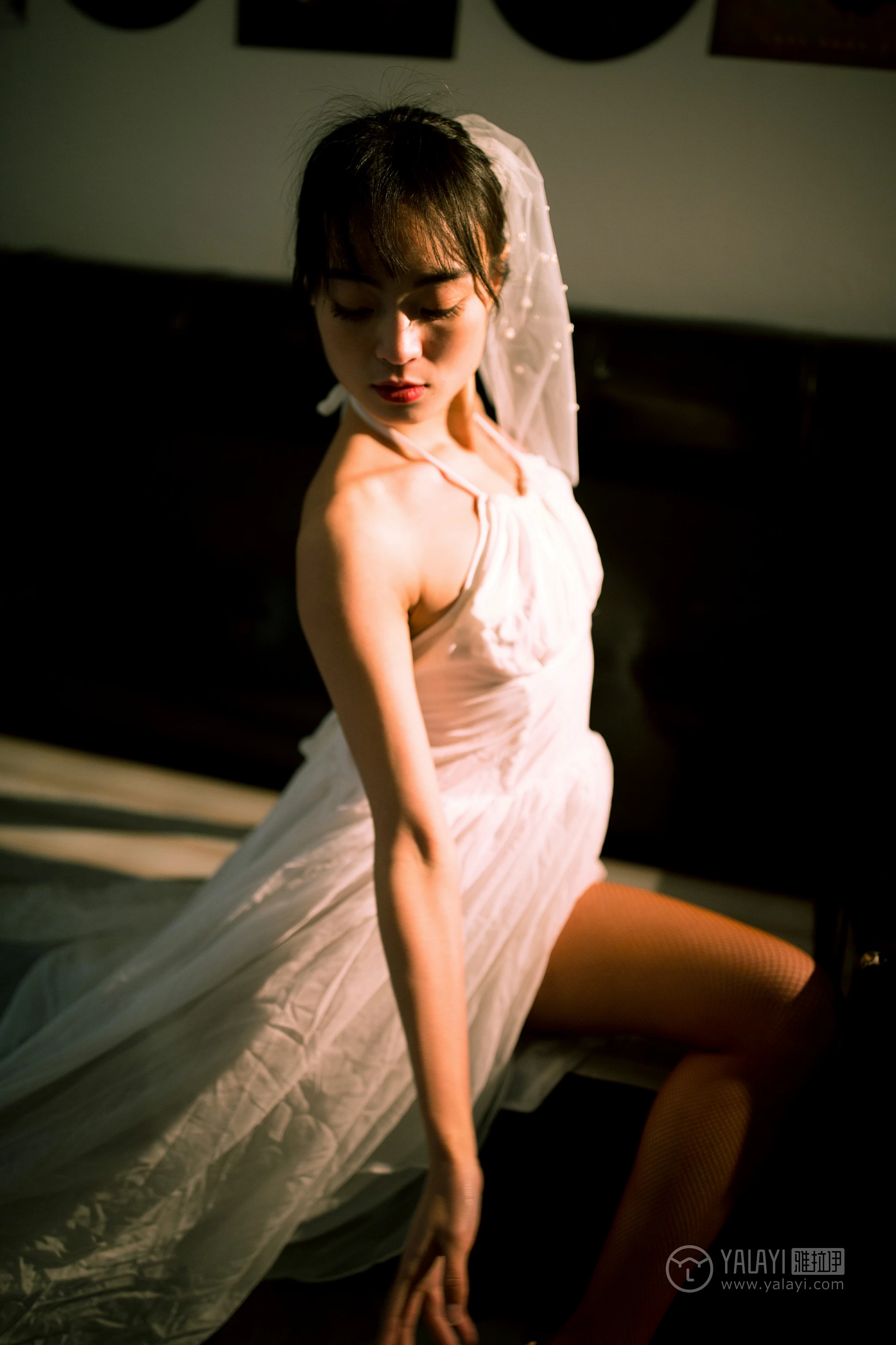 [YALAYI雅拉伊]No.191 轻舞飞扬 米粒米粒 白色吊带裸背婚纱连衣裙性感私房写真集第6张