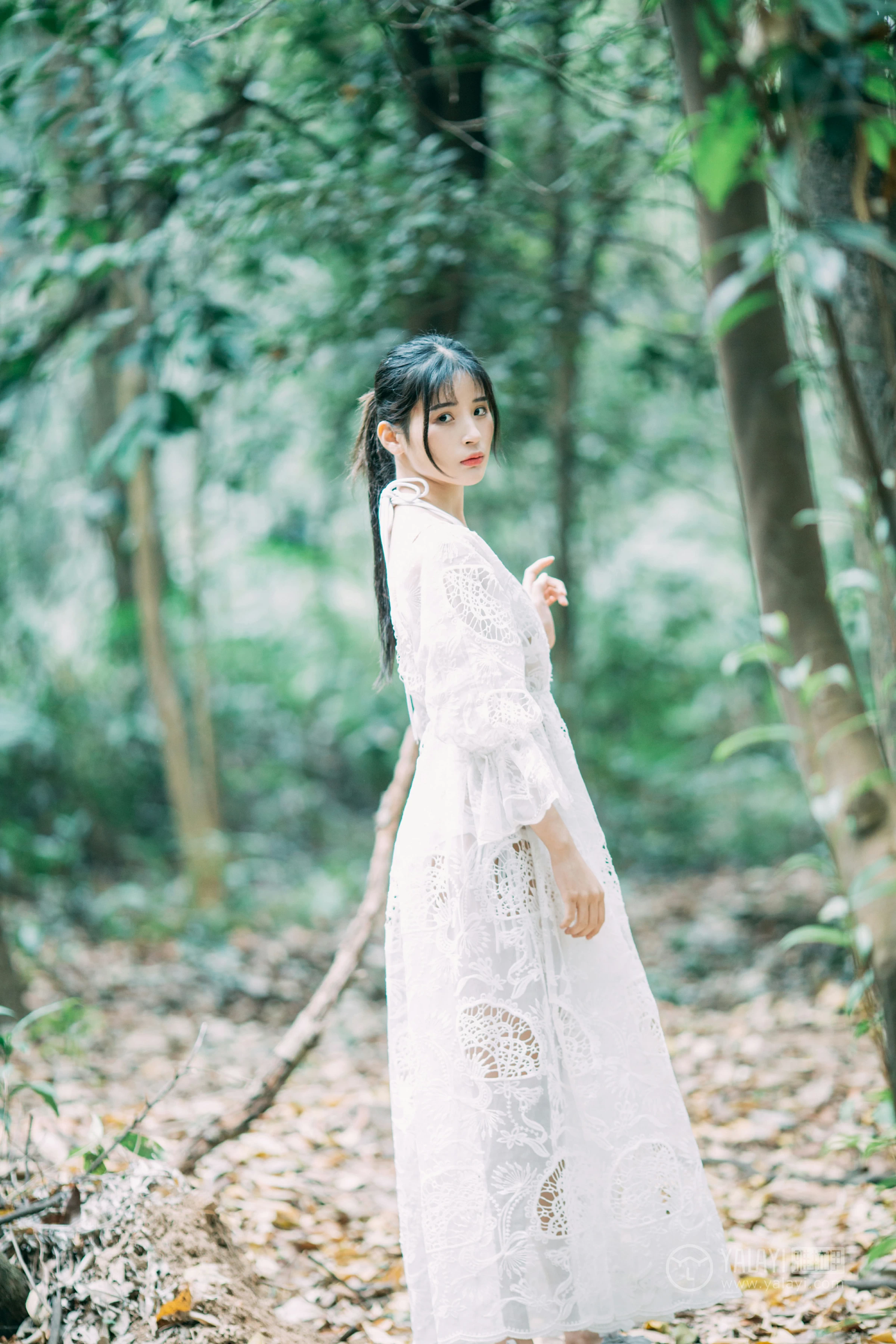 [YALAYI雅拉伊]No.194 仙乐飘飘 阿惜 白色透视镂空连衣裙加白色内衣性感私房写真集第3张