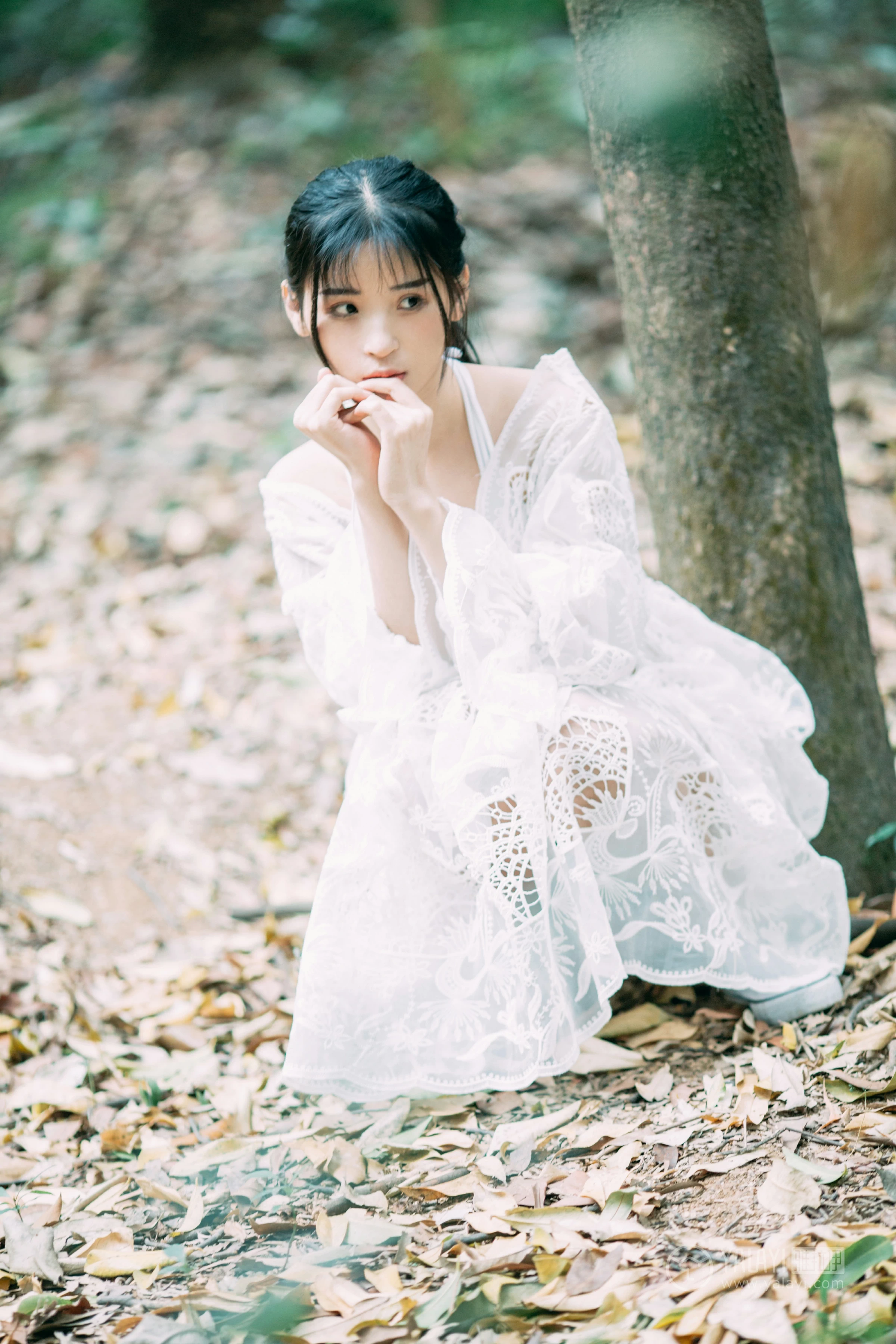 [YALAYI雅拉伊]No.194 仙乐飘飘 阿惜 白色透视镂空连衣裙加白色内衣性感私房写真集第6张