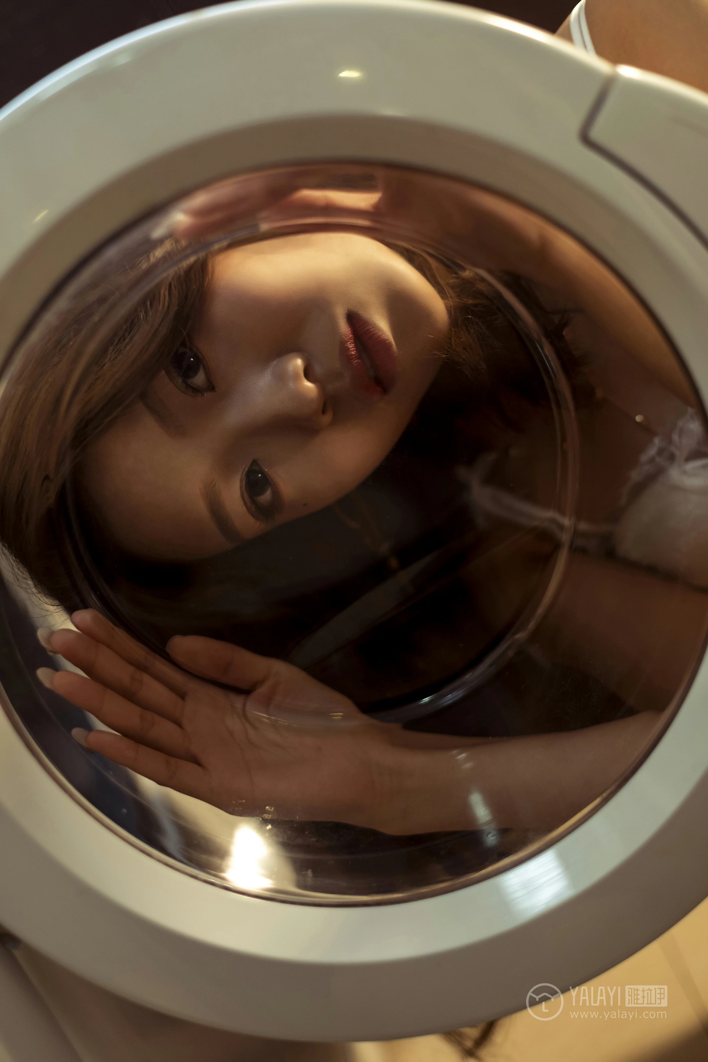 [YALAYI雅拉伊]No.203 休闲假日 钟晴 白色蕾丝内衣性感私房写真集第14张