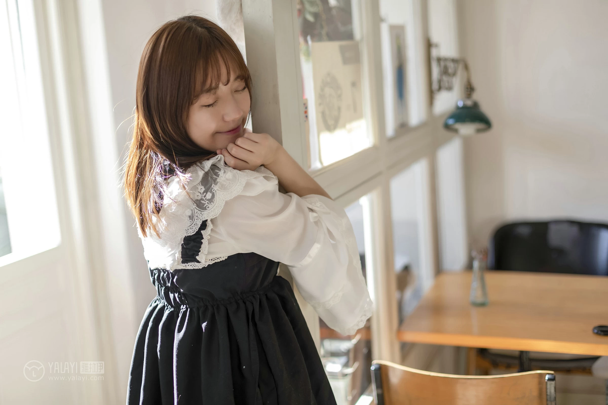 [YALAYI雅拉伊]No.219 半糖洛丽塔 刘开心 情趣公主制服连衣裙性感私房写真集第10张