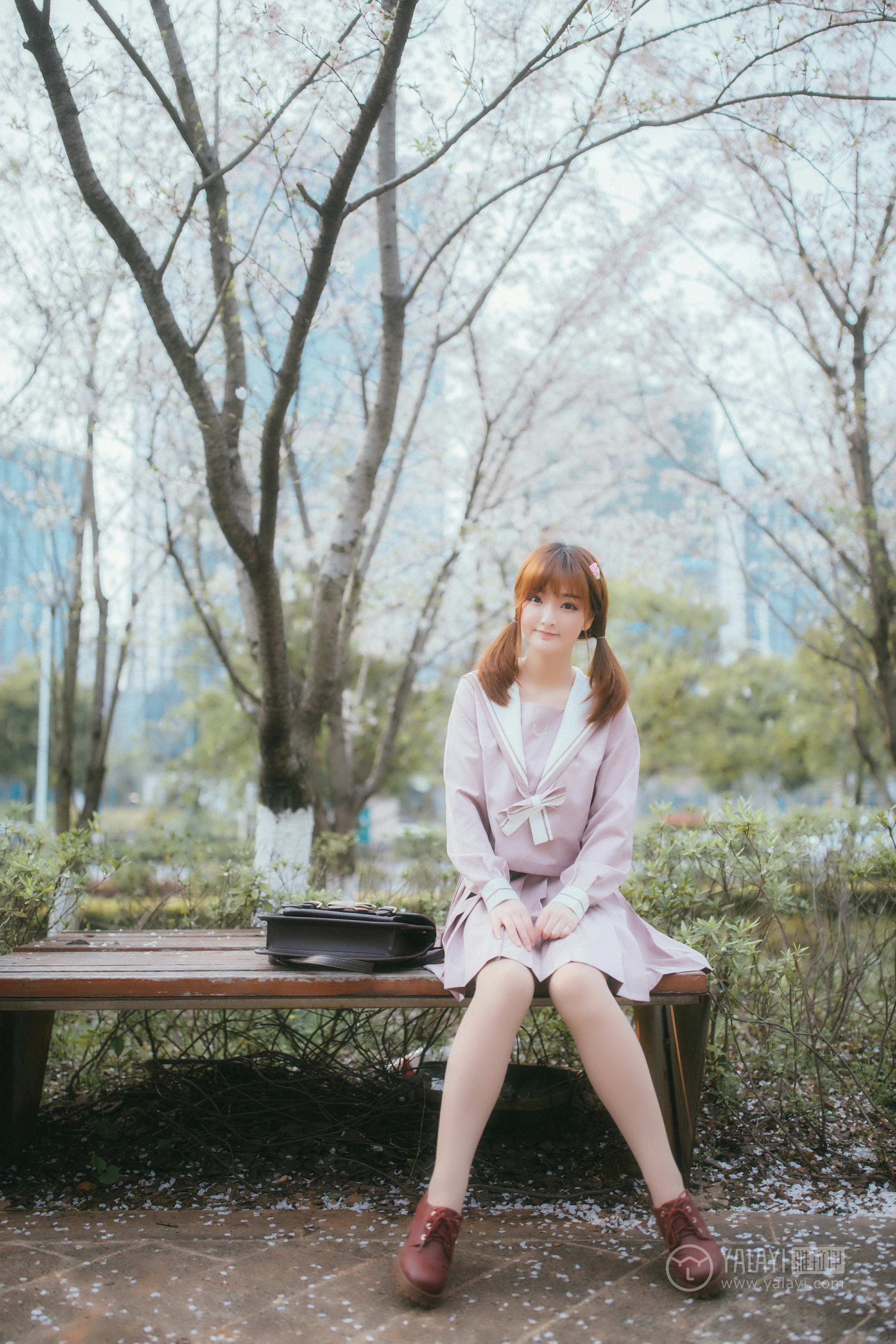 [YALAYI雅拉伊]No.246 樱花樱花想见你 团团 日本高中女生制服加肉色丝袜美腿性感私房写真集第14张