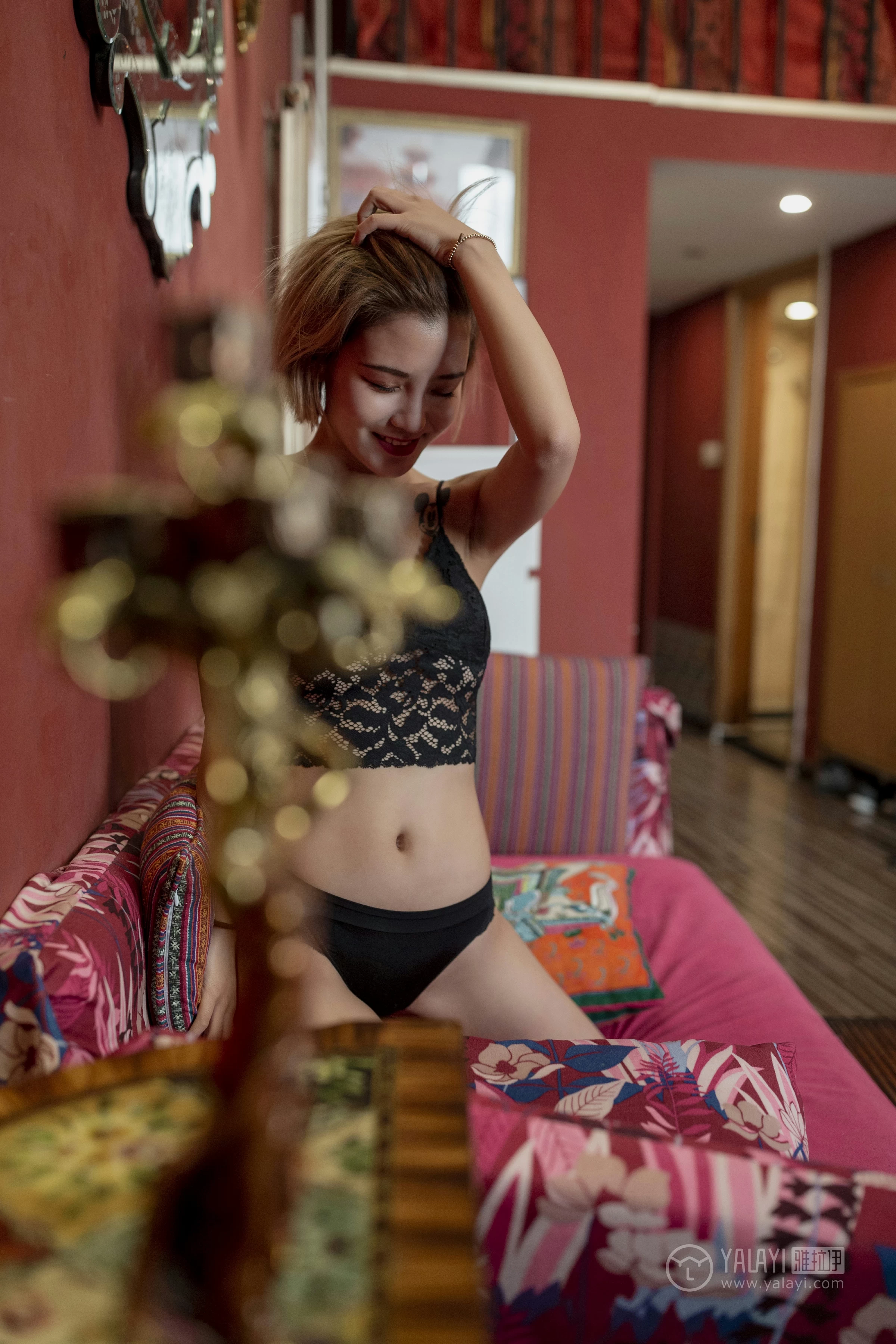 [YALAYI雅拉伊]No.248 金发少女 米奇 黑色蕾丝情趣内衣性感私房写真集第8张