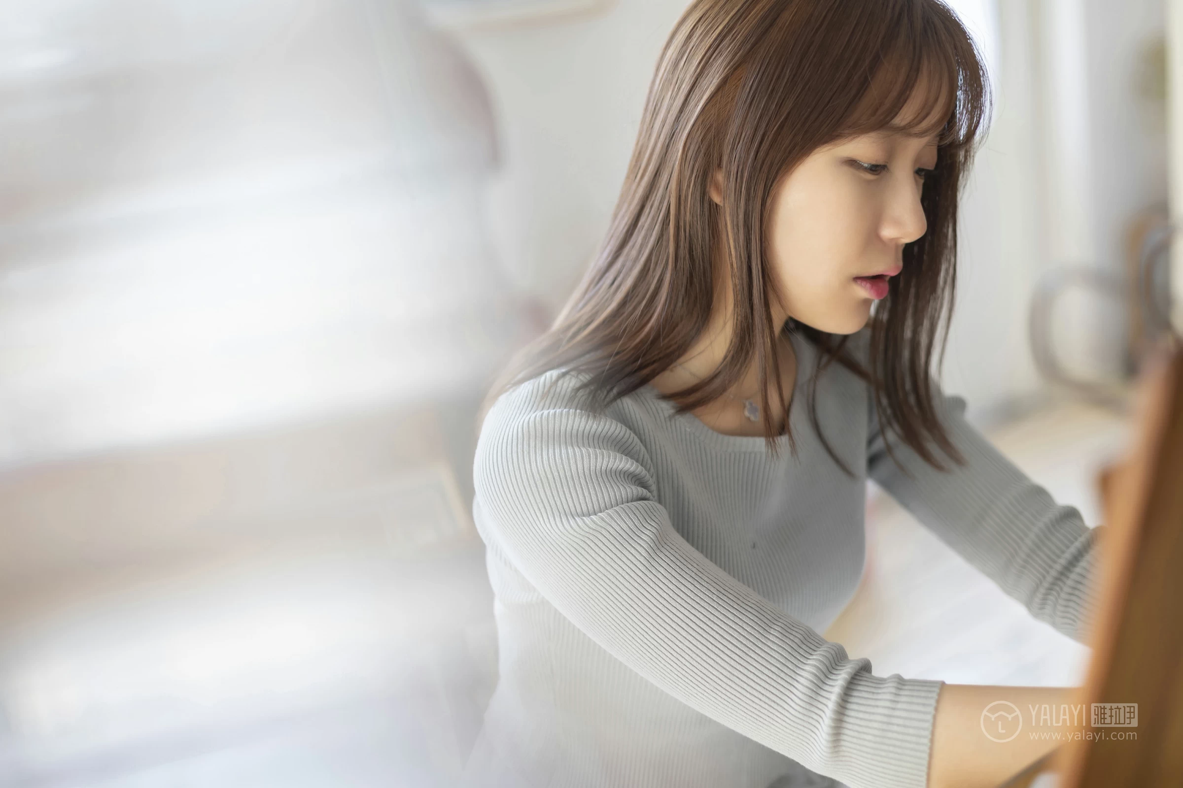 [YALAYI雅拉伊]No.249 看着你玩 刘开心 蓝色上衣加短裙清纯可爱私房写真集第8张