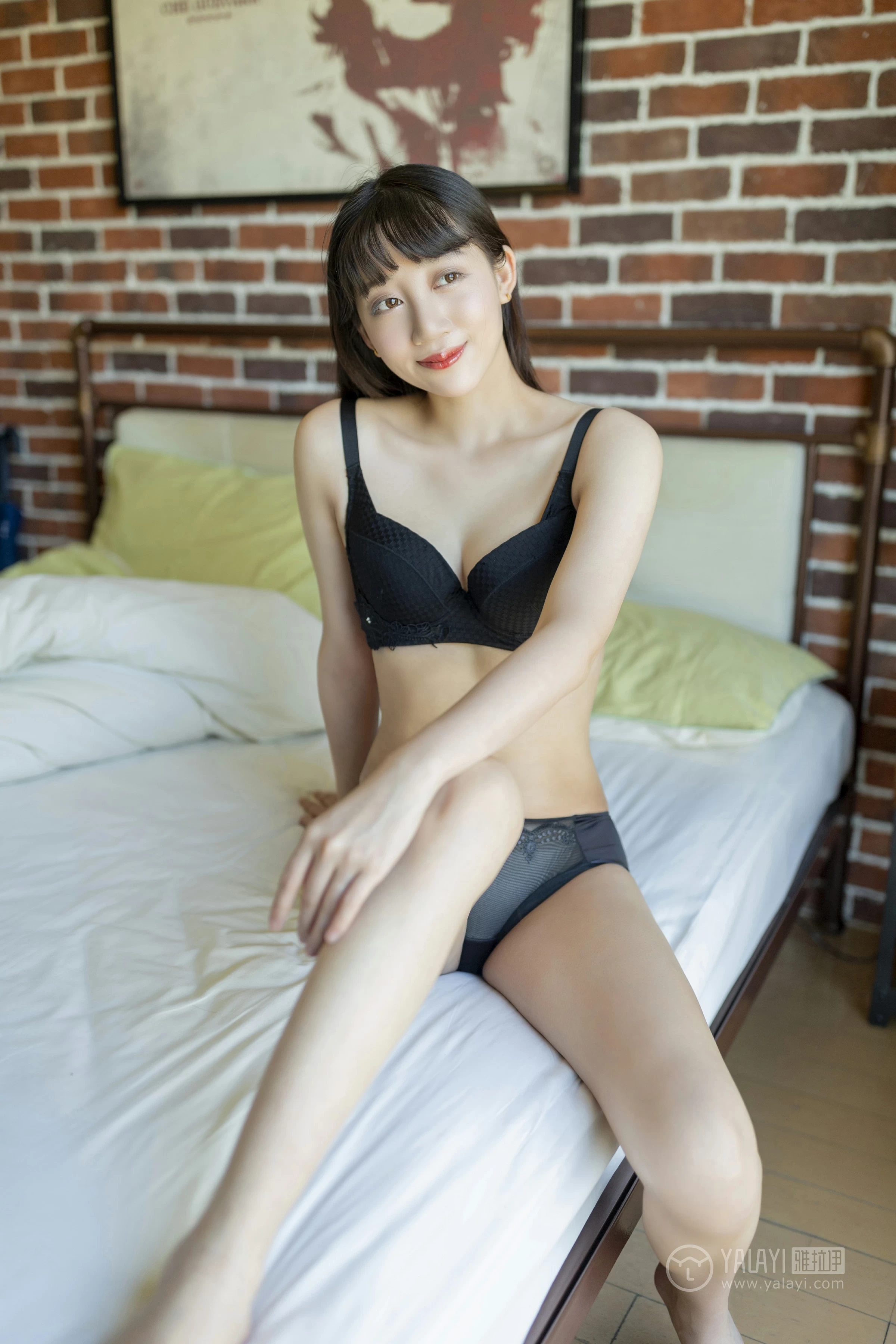 [YALAYI雅拉伊]No.259 美人如玉 温蒂 黑色性感内衣居家私房写真集第1张