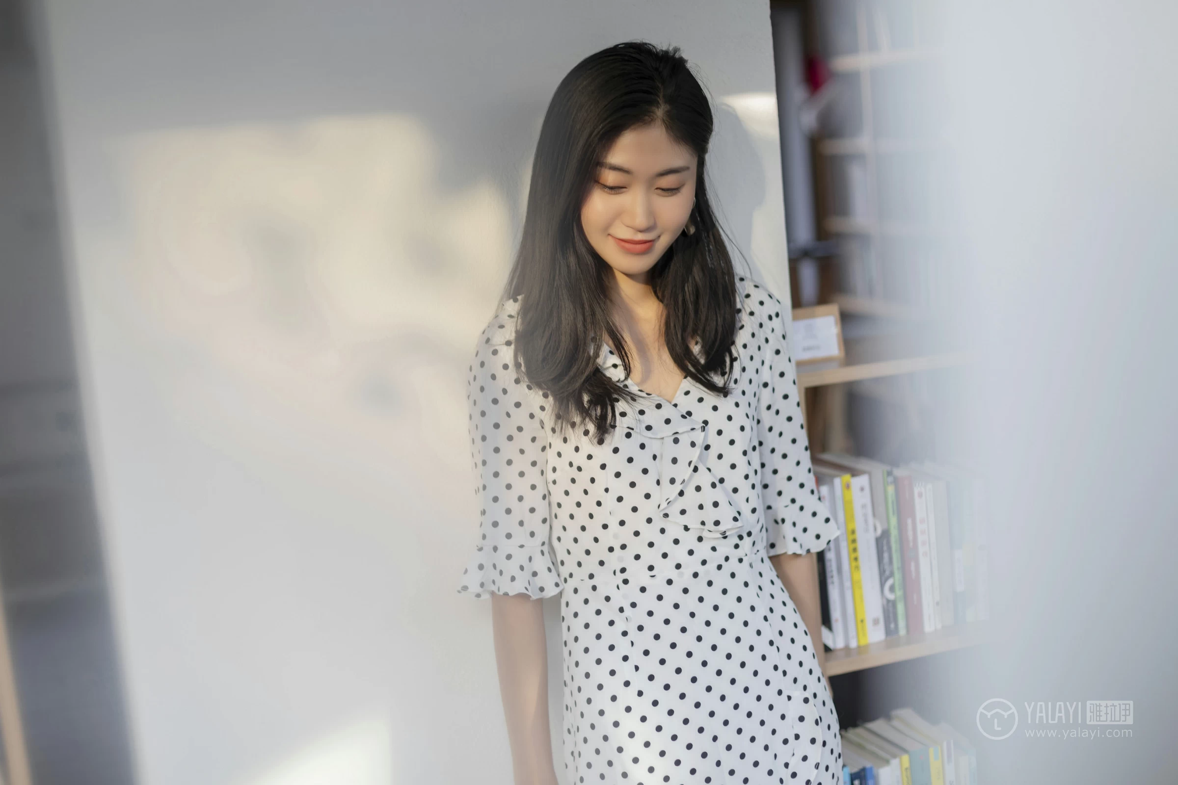 [YALAYI雅拉伊]No.264 波点女孩儿 乔妹儿 白色透视连衣裙居家私房写真集第13张