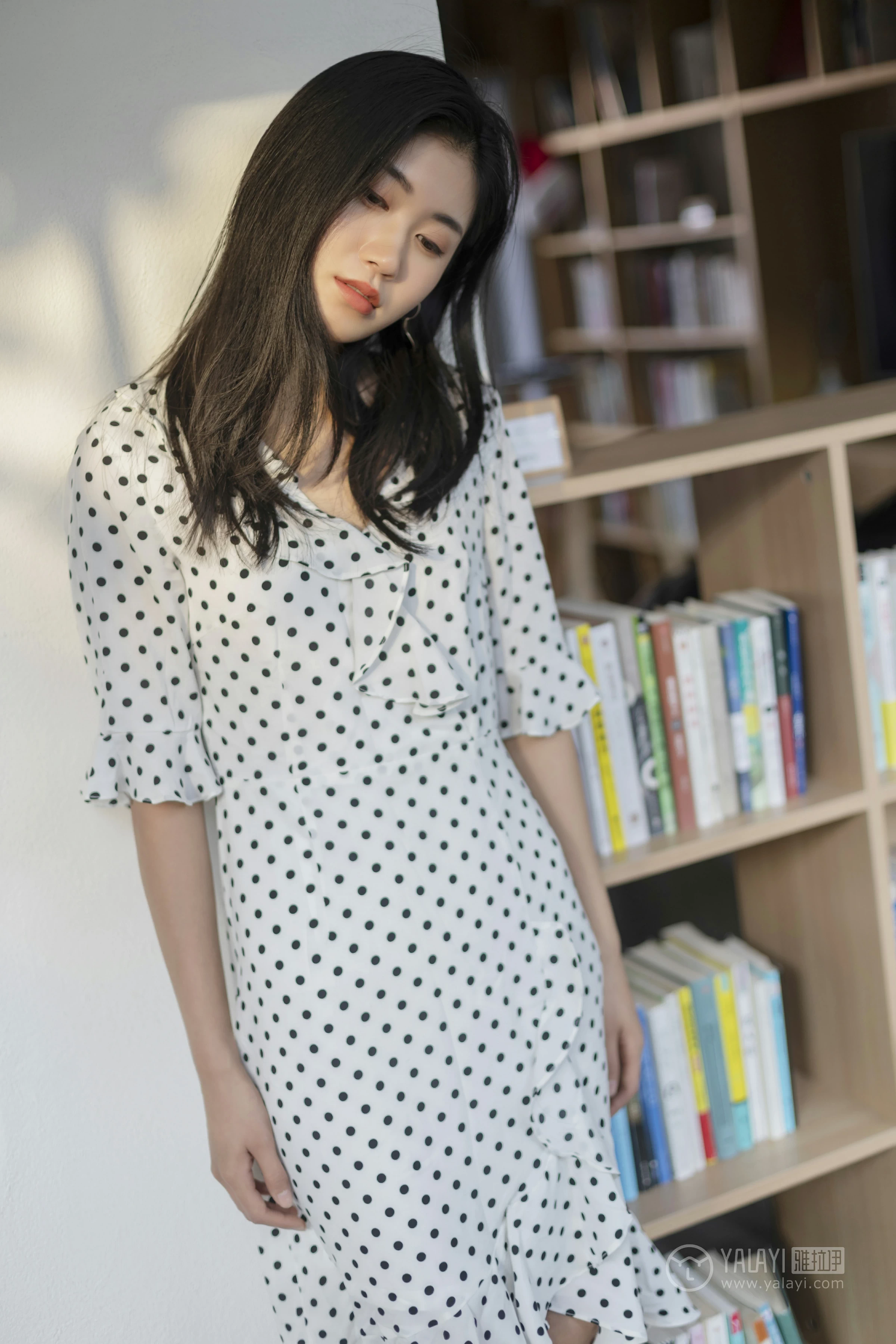 [YALAYI雅拉伊]No.264 波点女孩儿 乔妹儿 白色透视连衣裙居家私房写真集第13张