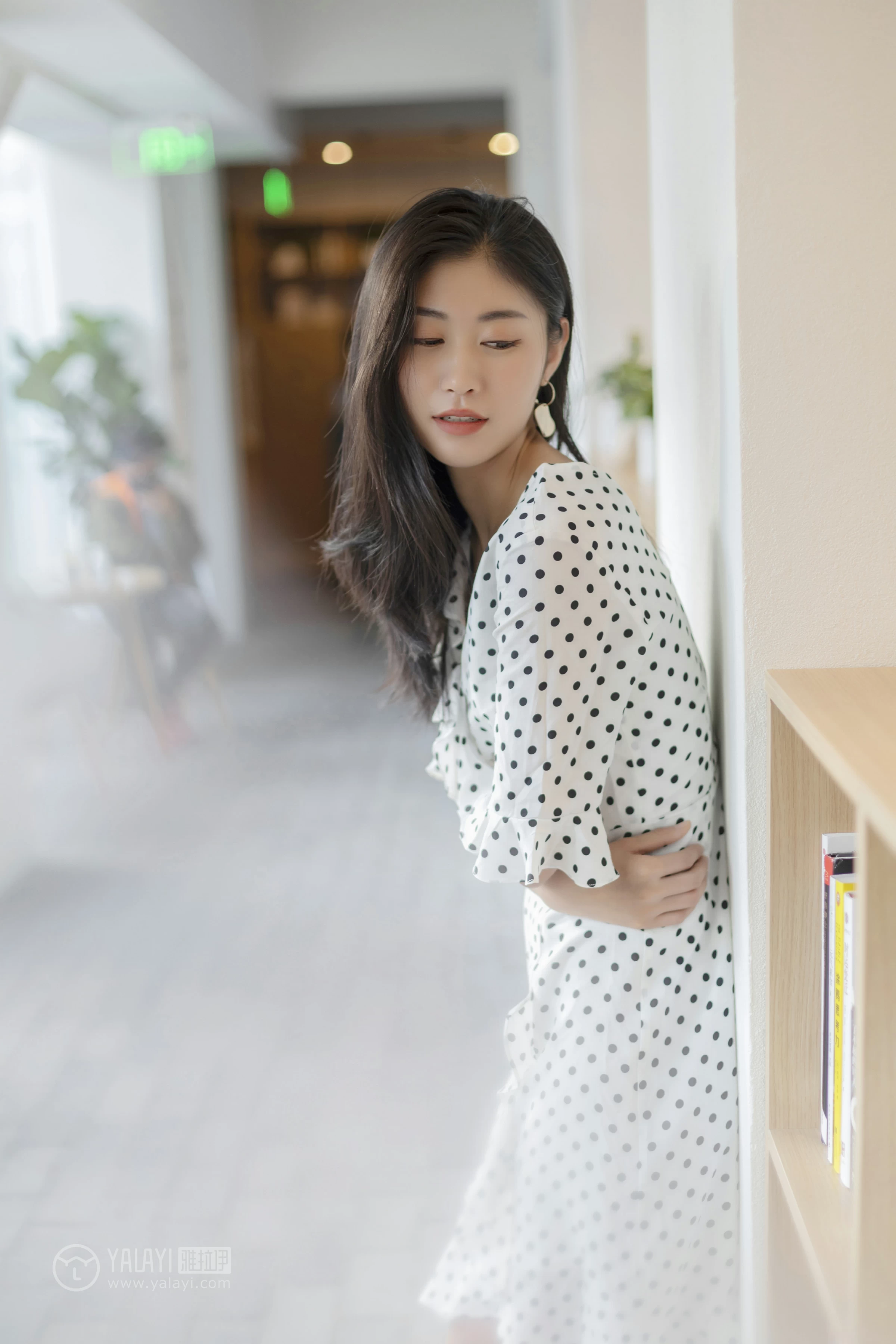 [YALAYI雅拉伊]No.264 波点女孩儿 乔妹儿 白色透视连衣裙居家私房写真集第14张