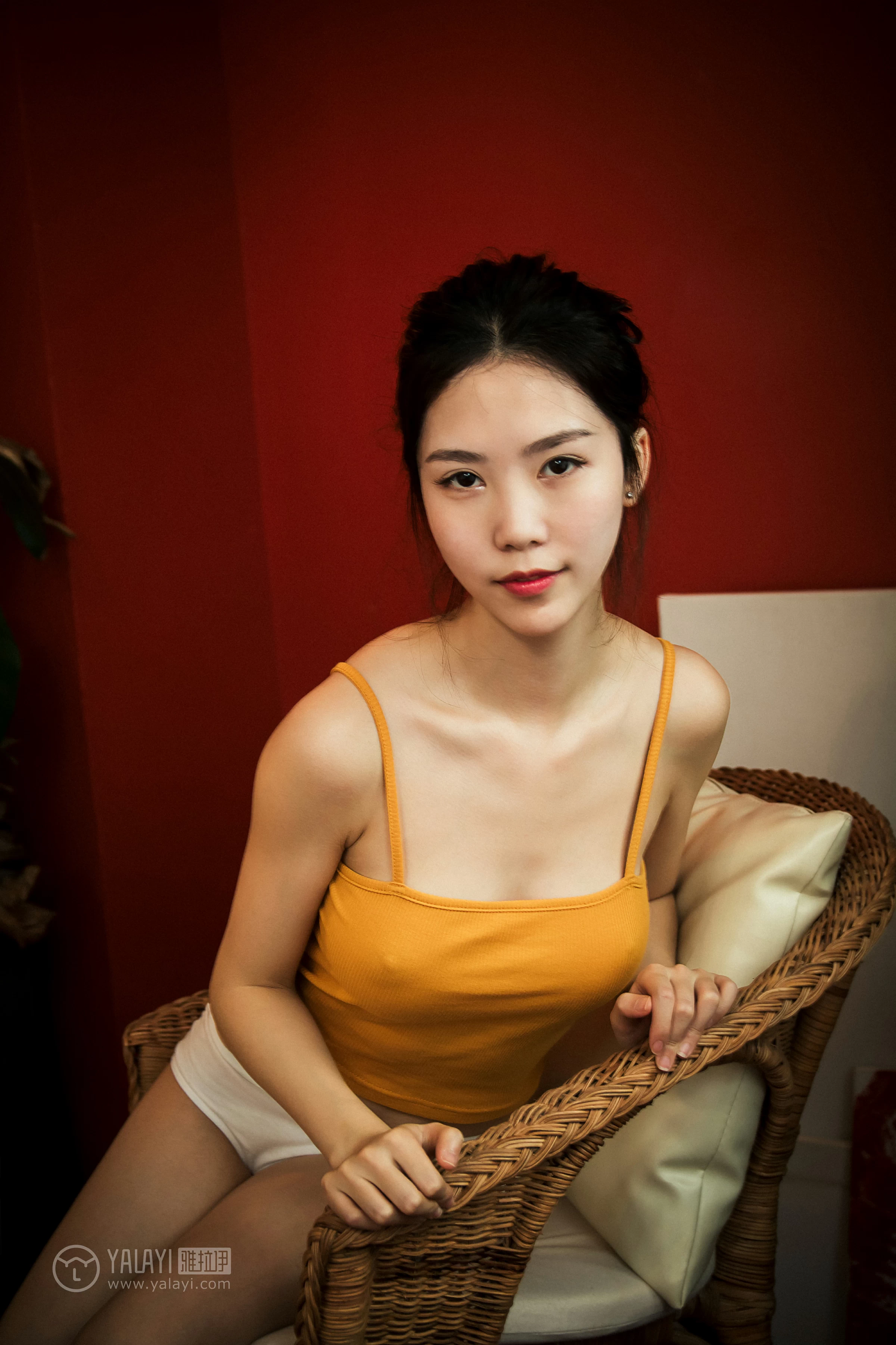 [YALAYI雅拉伊]No.267 鸢 阿瞬 橙色性感小背心加白色内裤私房写真集第11张