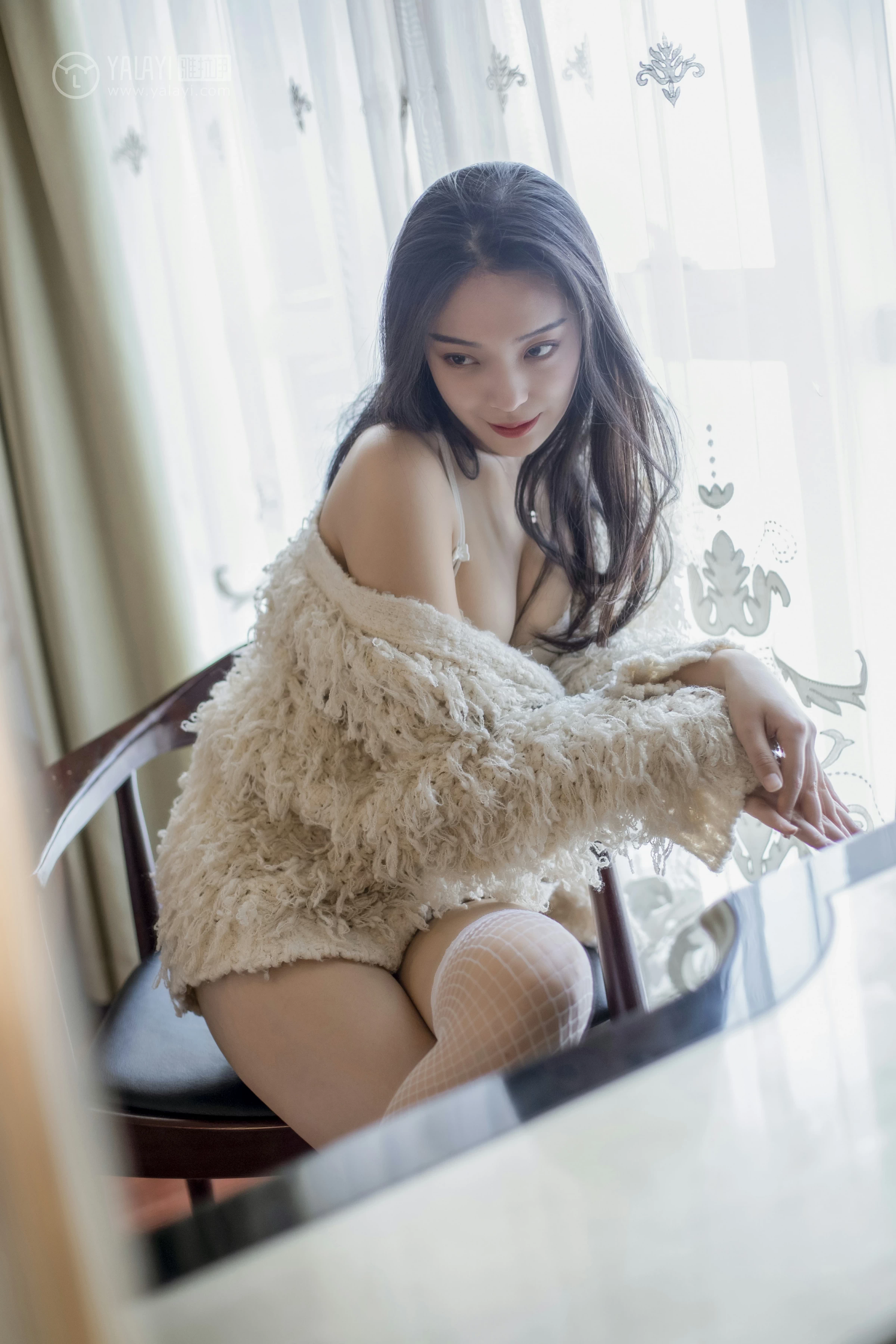 [YALAYI雅拉伊]No.281 你的样子 楚薇 米色睡衣加白色蕾丝内衣性感私房写真集第3张
