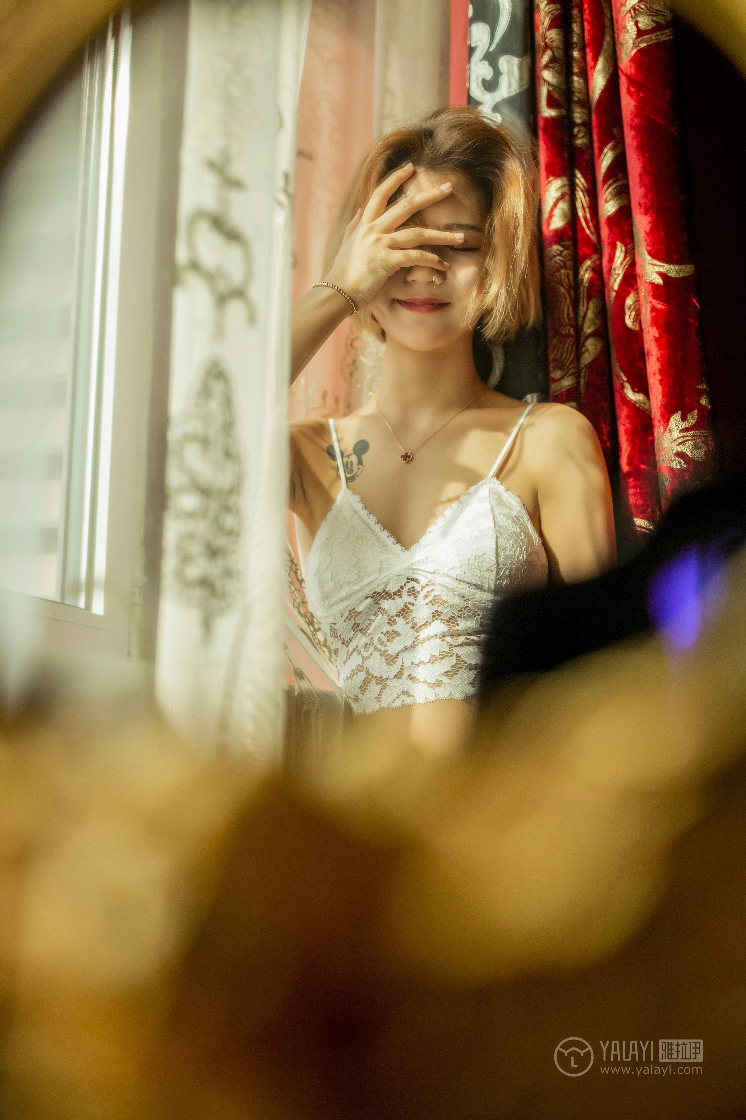 [YALAYI雅拉伊]No.300 一笑千斤 米奇 白色蕾丝镂空内衣性感私房写真集第8张