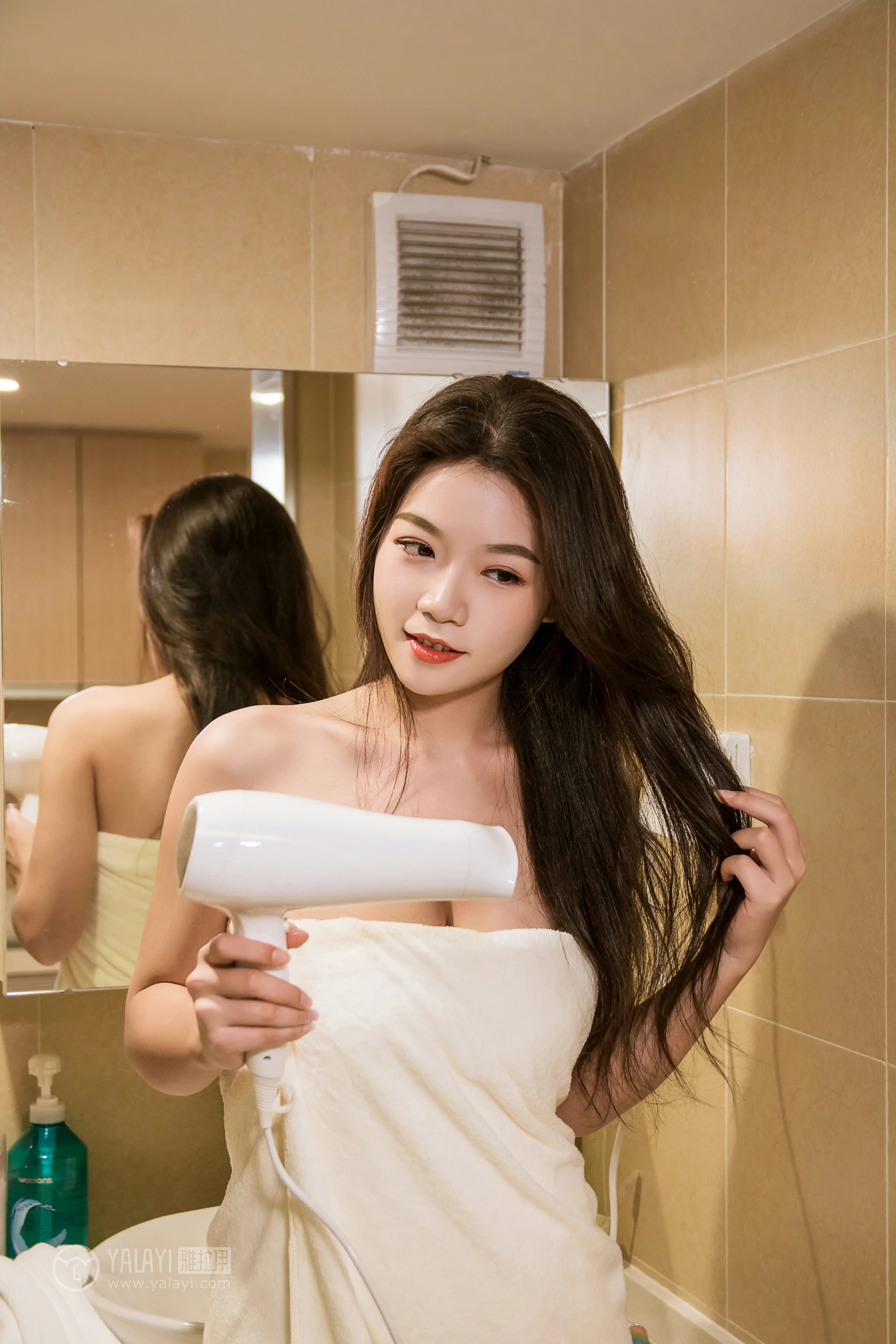 [YALAYI雅拉伊]No.304 裹着它 慧儿 白色浴袍加红色蕾丝内衣性感私房写真集第10张