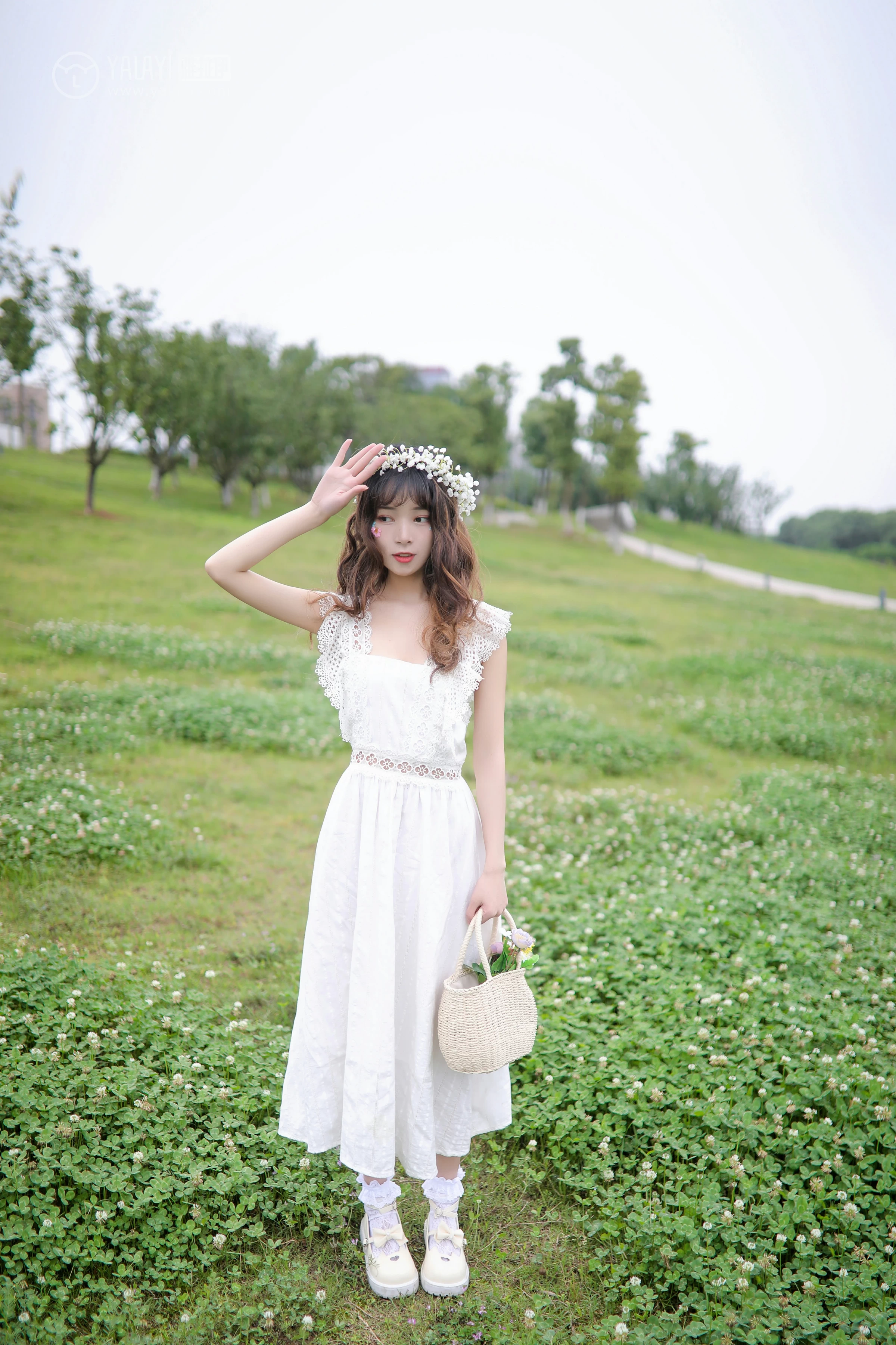 [YALAYI雅拉伊]No.303 花仙 花儿 白色镂空连衣裙与白色芭蕾舞裙性感私房写真集第8张