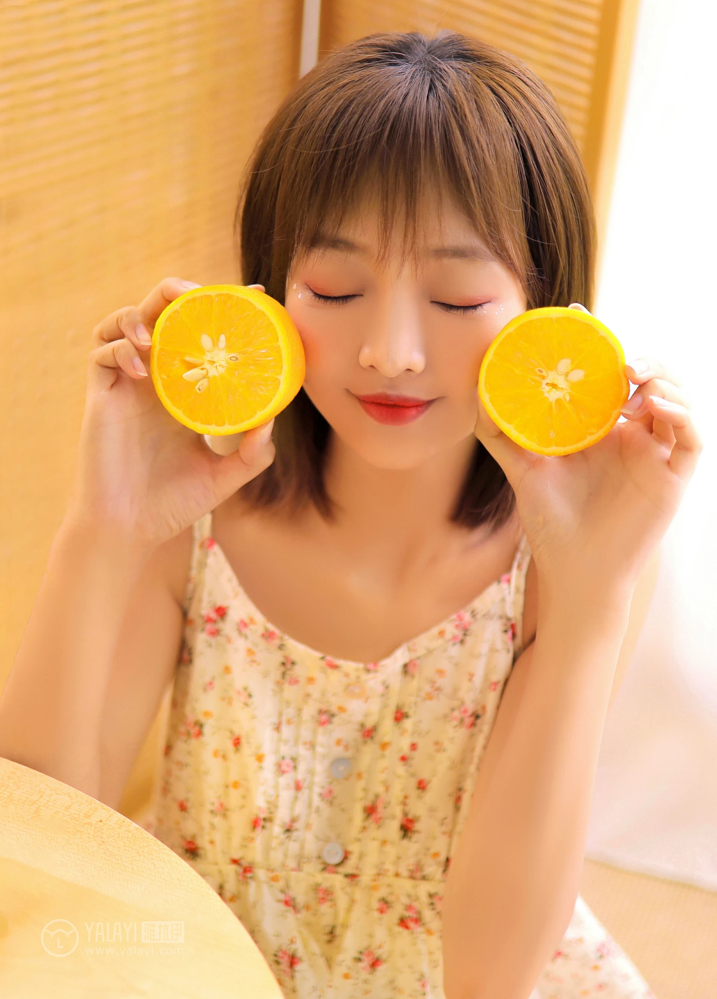 [YALAYI雅拉伊]No.313 甜 肖霄 粉色吊带小背心加白色短裙清纯可爱私房写真集第13张