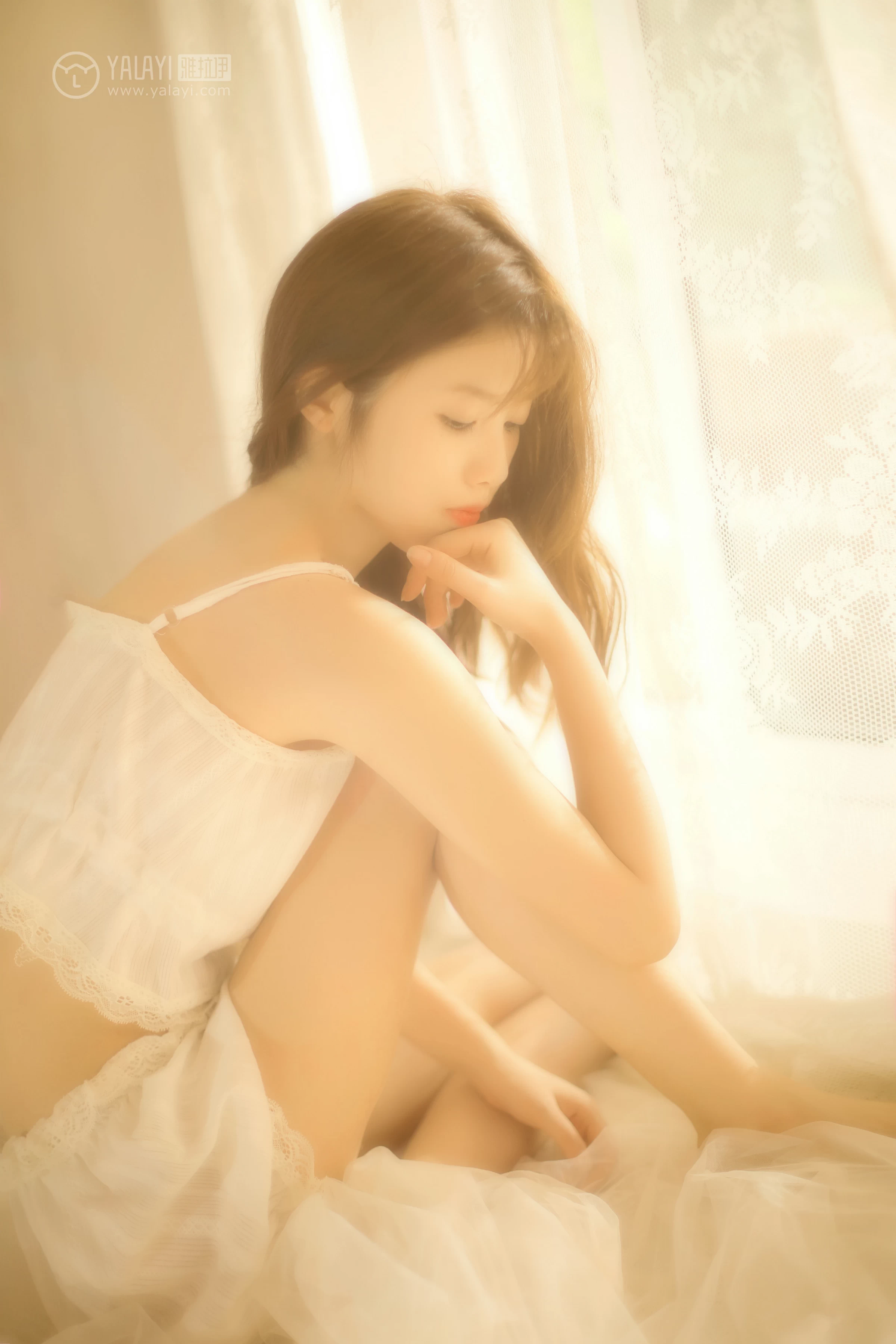 [YALAYI雅拉伊]No.315 夏日蜜语 圈圈 白色透视吊带内衣加短裤清纯靓丽私房写真集第10张