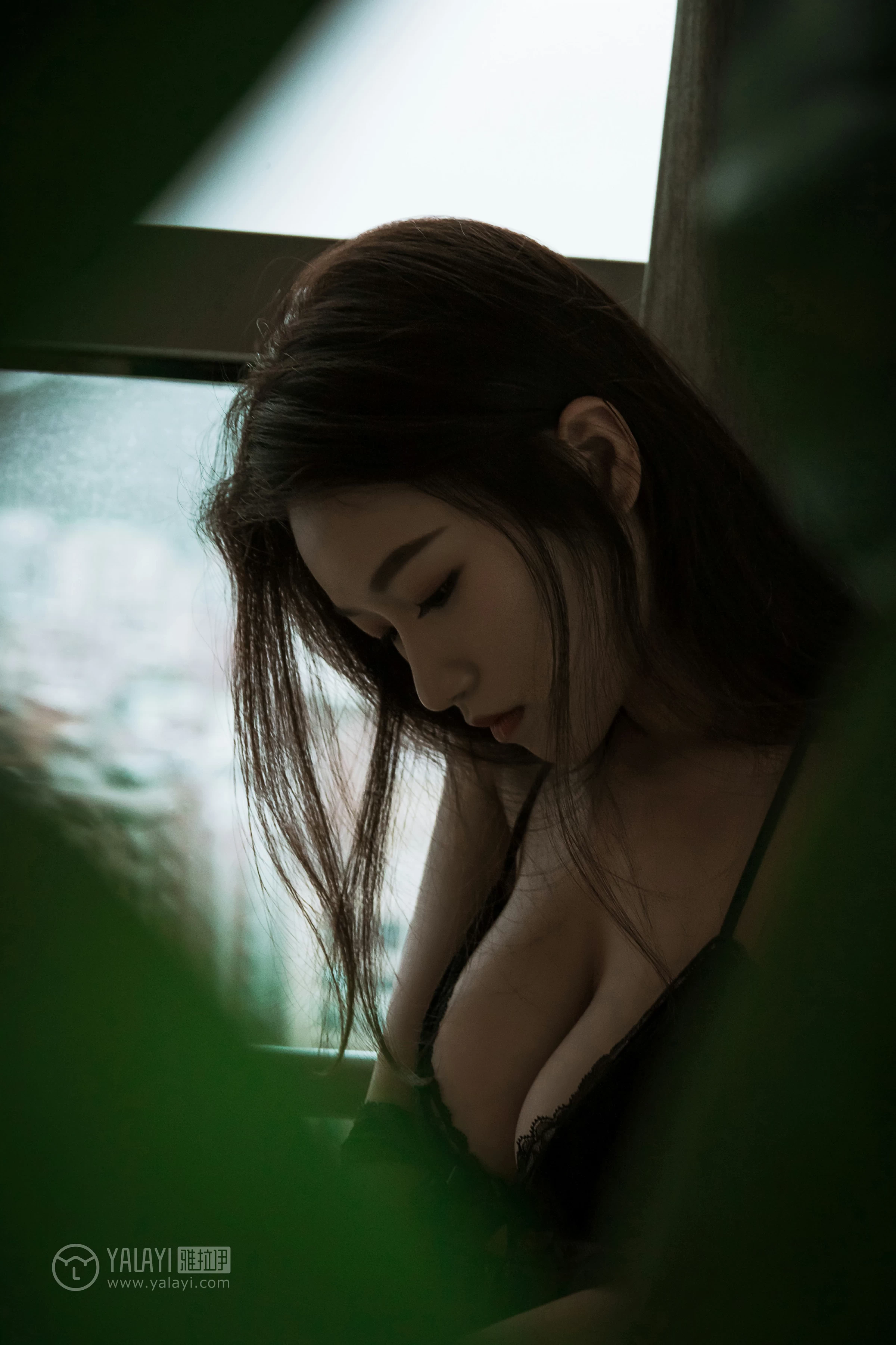 [YALAYI雅拉伊]No.331 醉红颜 慧儿 黑色镂空睡衣裙加透视情趣内衣性感私房写真集第11张