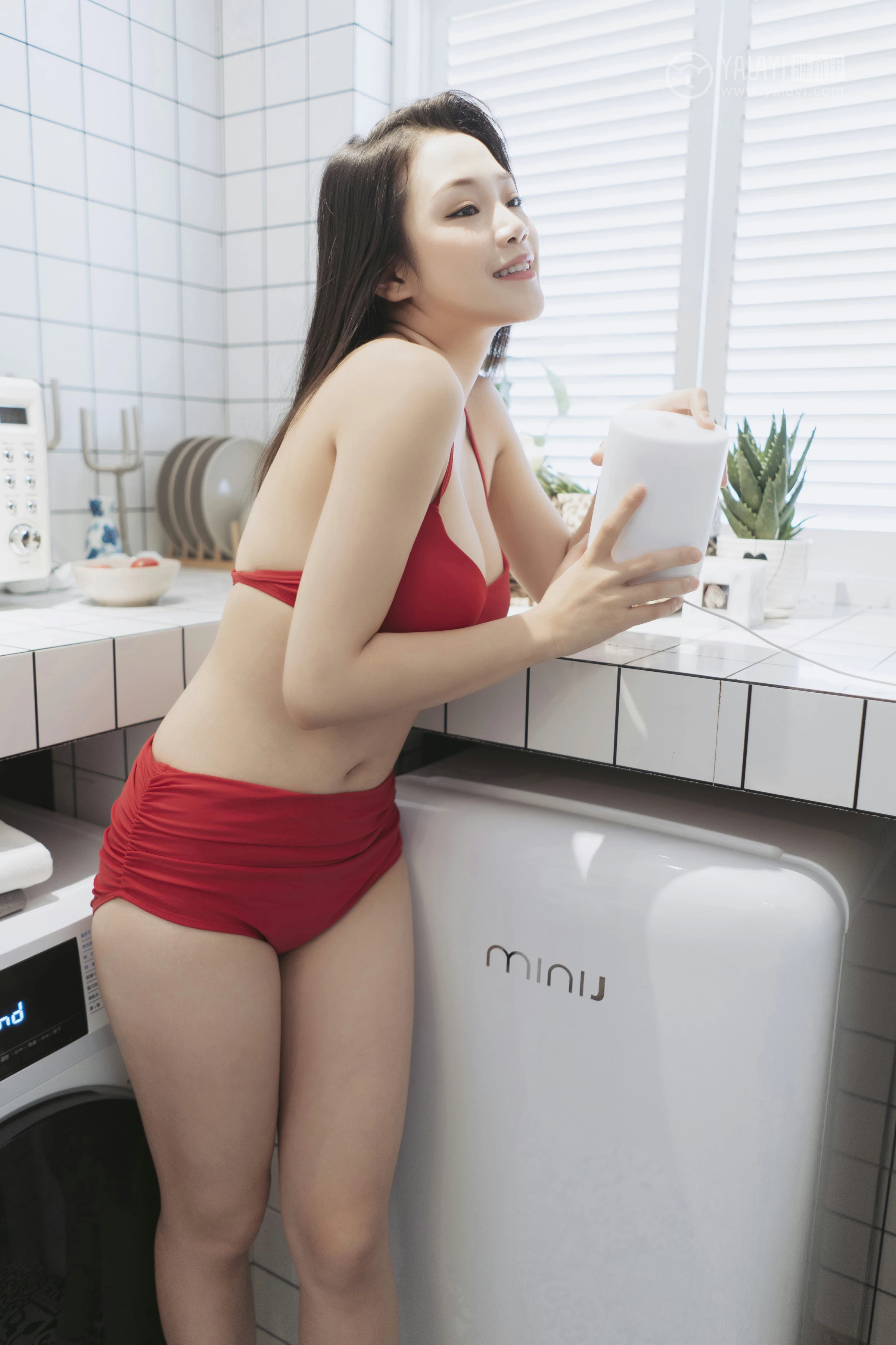 [YALAYI雅拉伊]No.339 假日 洋儿 红色内衣性感私房写真集第11张