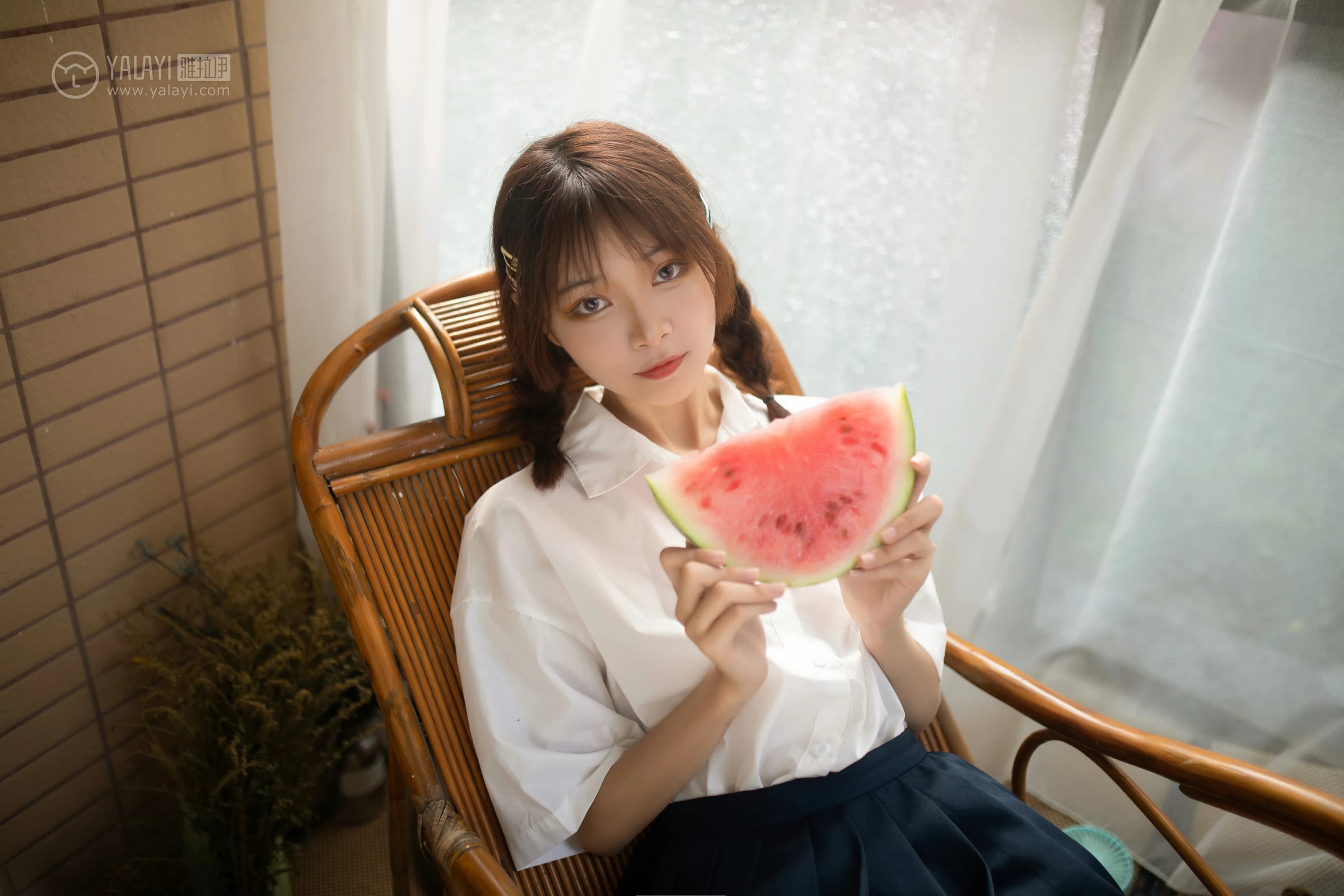 [YALAYI雅拉伊]No.342 与她的夏日恋爱 暄暄 白色衬衫加黑色短裙清纯可爱私房写真集第10张