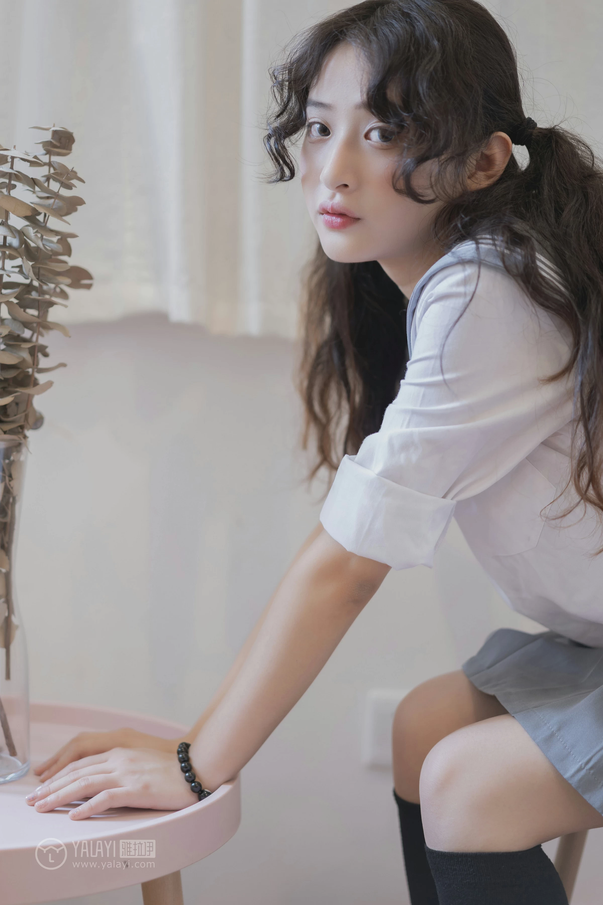 [YALAYI雅拉伊]No.349 清纯学生妹 西子 高中女生制服与短裙性感私房写真集第5张