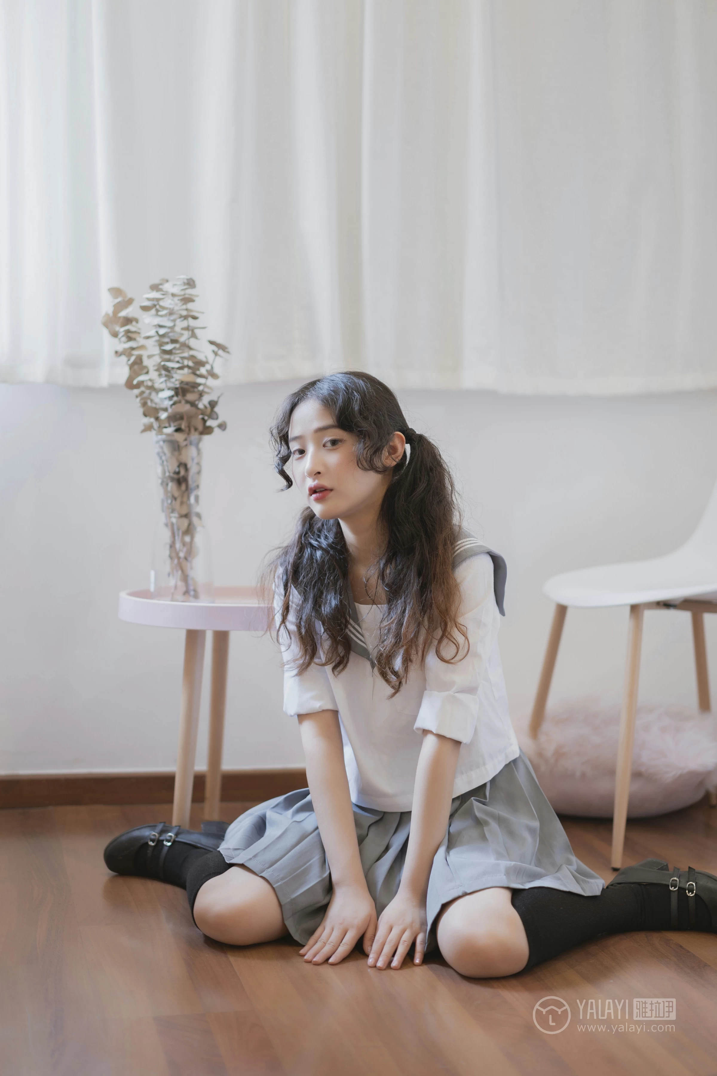 [YALAYI雅拉伊]No.349 清纯学生妹 西子 高中女生制服与短裙性感私房写真集第9张