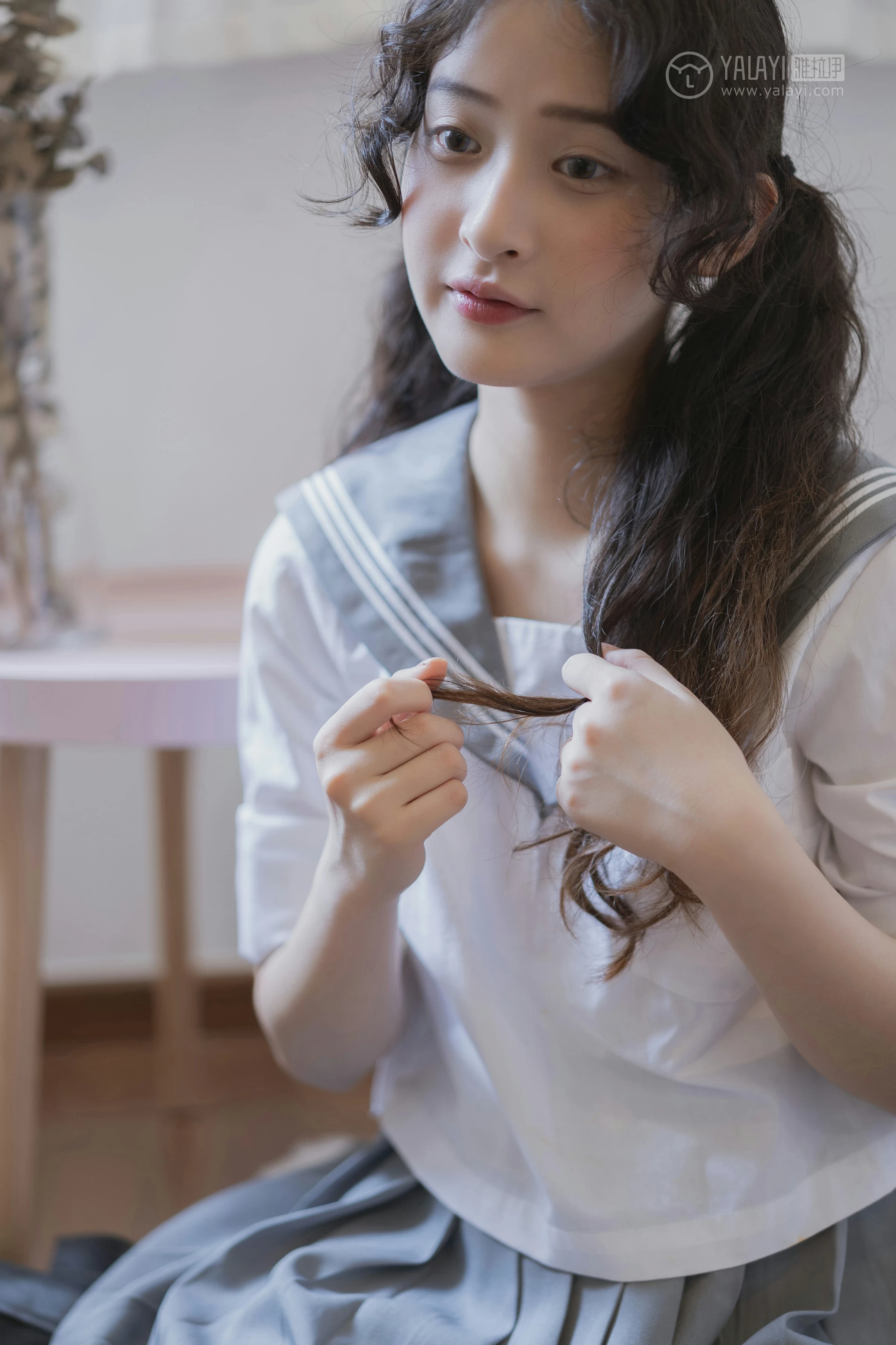 [YALAYI雅拉伊]No.349 清纯学生妹 西子 高中女生制服与短裙性感私房写真集第13张