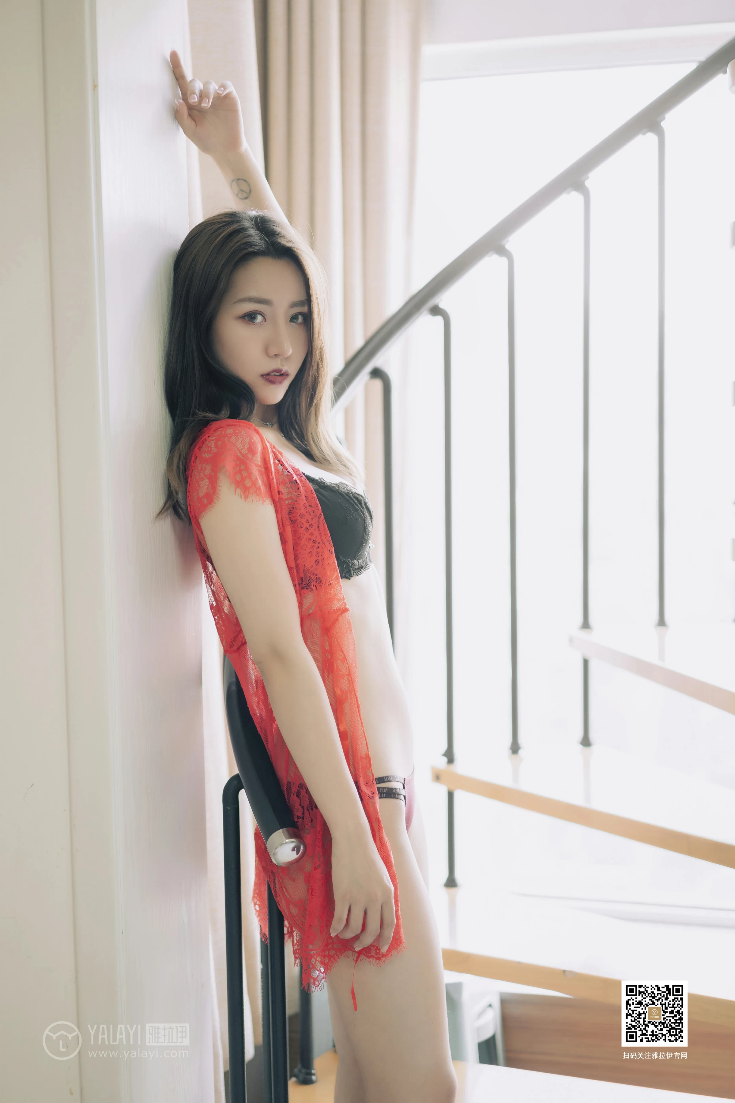 [YALAYI雅拉伊]No.381 芊芊 红色情趣镂空睡衣加黑色蕾丝内衣性感私房写真集第14张