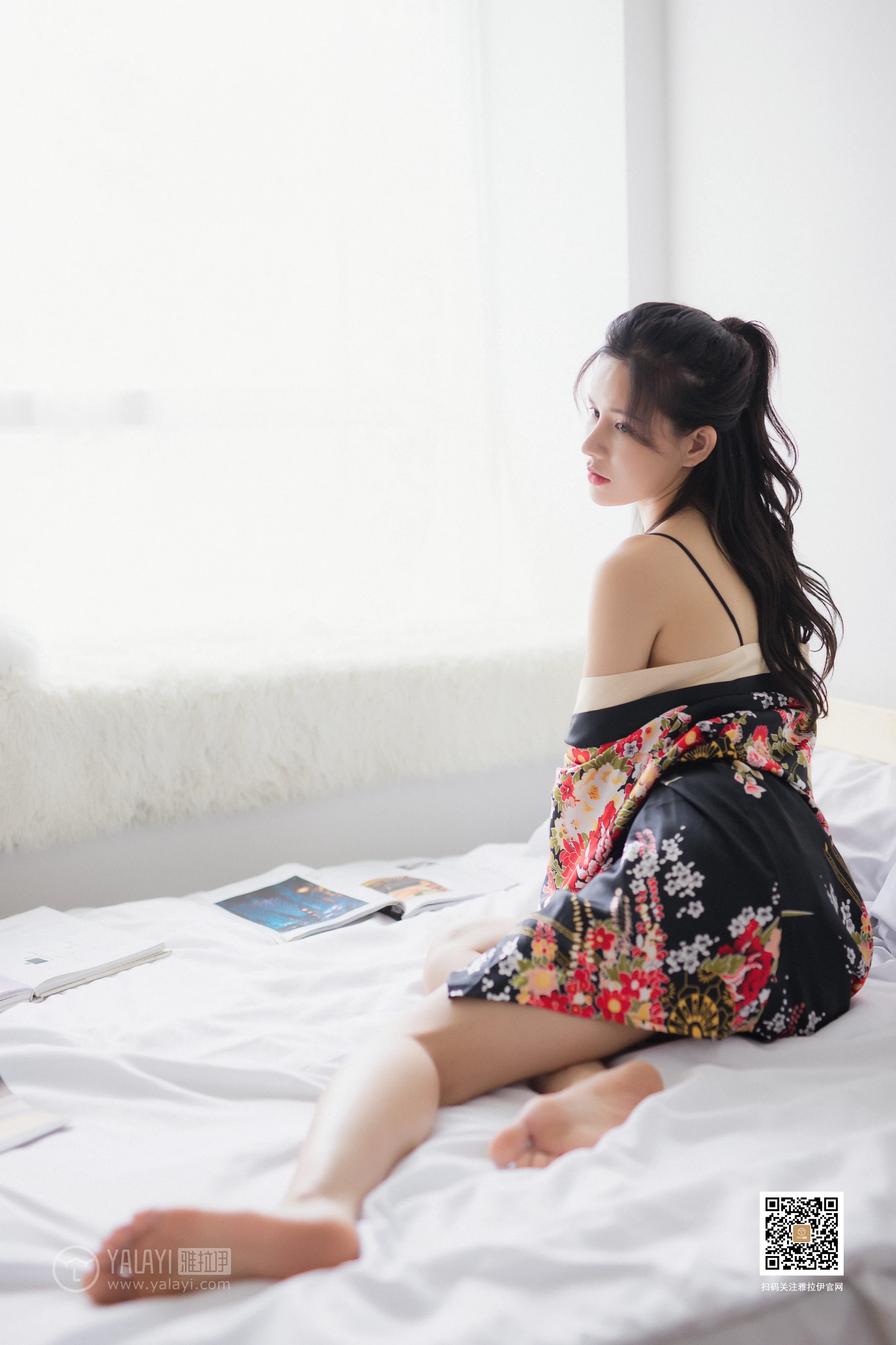 [YALAYI雅拉伊]No.383 瑶瑶 黑色睡衣加黑色蕾丝内衣性感私房写真集第1张