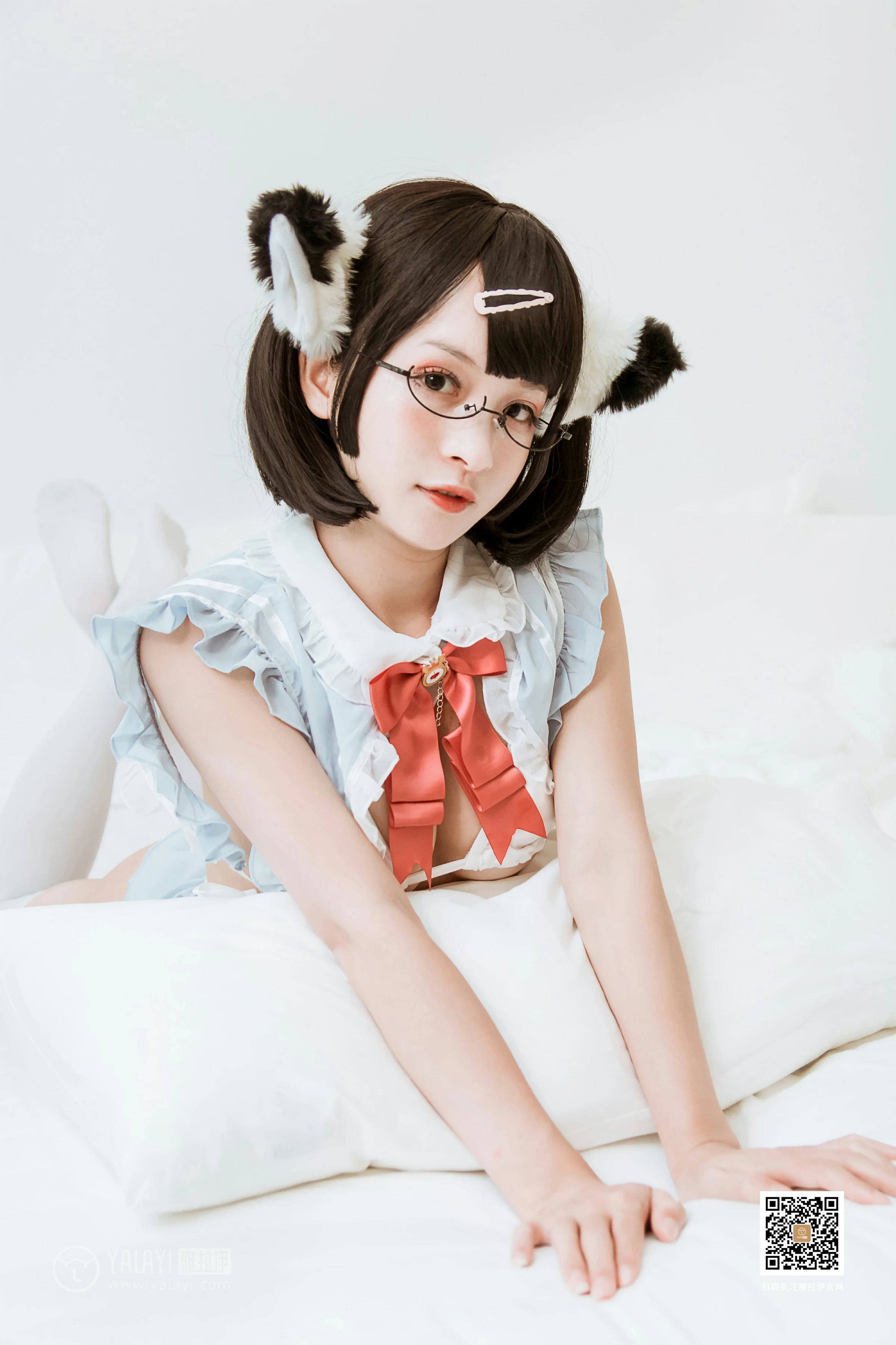 [YALAYI雅拉伊]No.384 爱丽丝 艾丽 情趣制服内衣加白色丝袜美腿性感私房写真集第1张