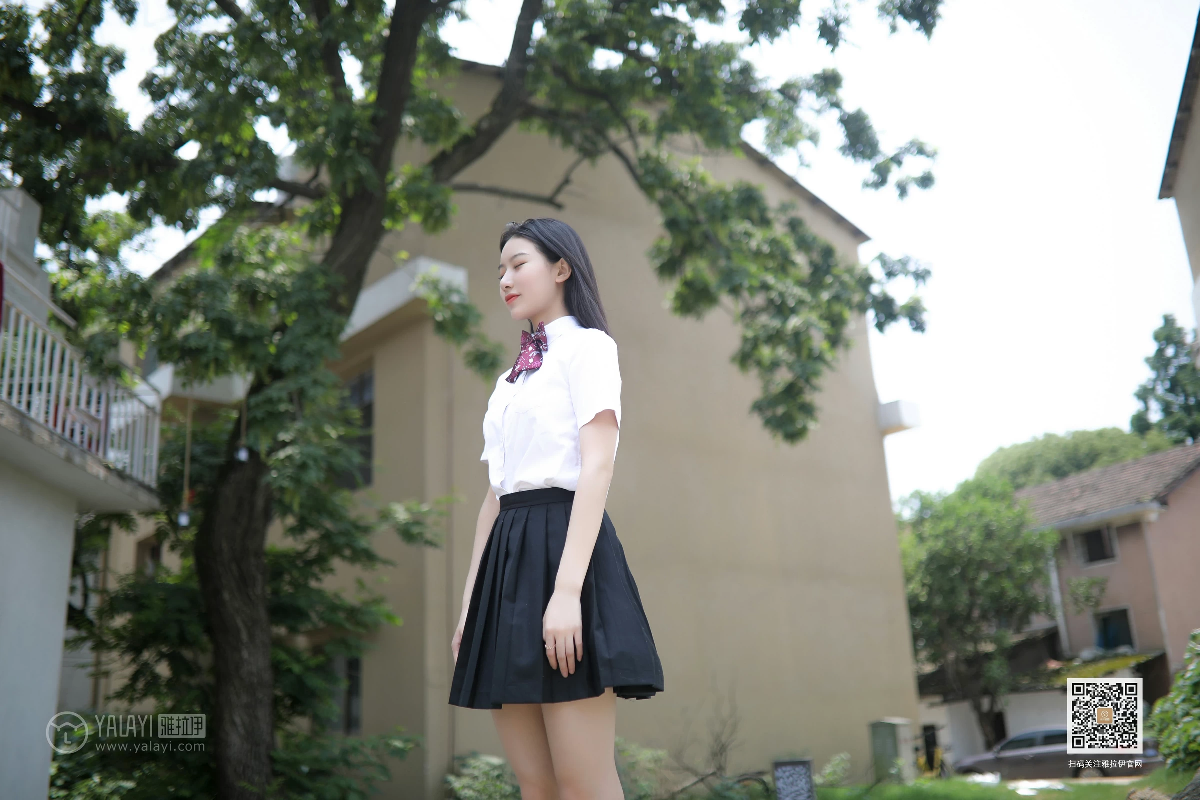 [YALAYI雅拉伊]No.387 毕业季 白璐 黑色高中女生制服与短裙加肉色丝袜美腿性感私房写真集第13张