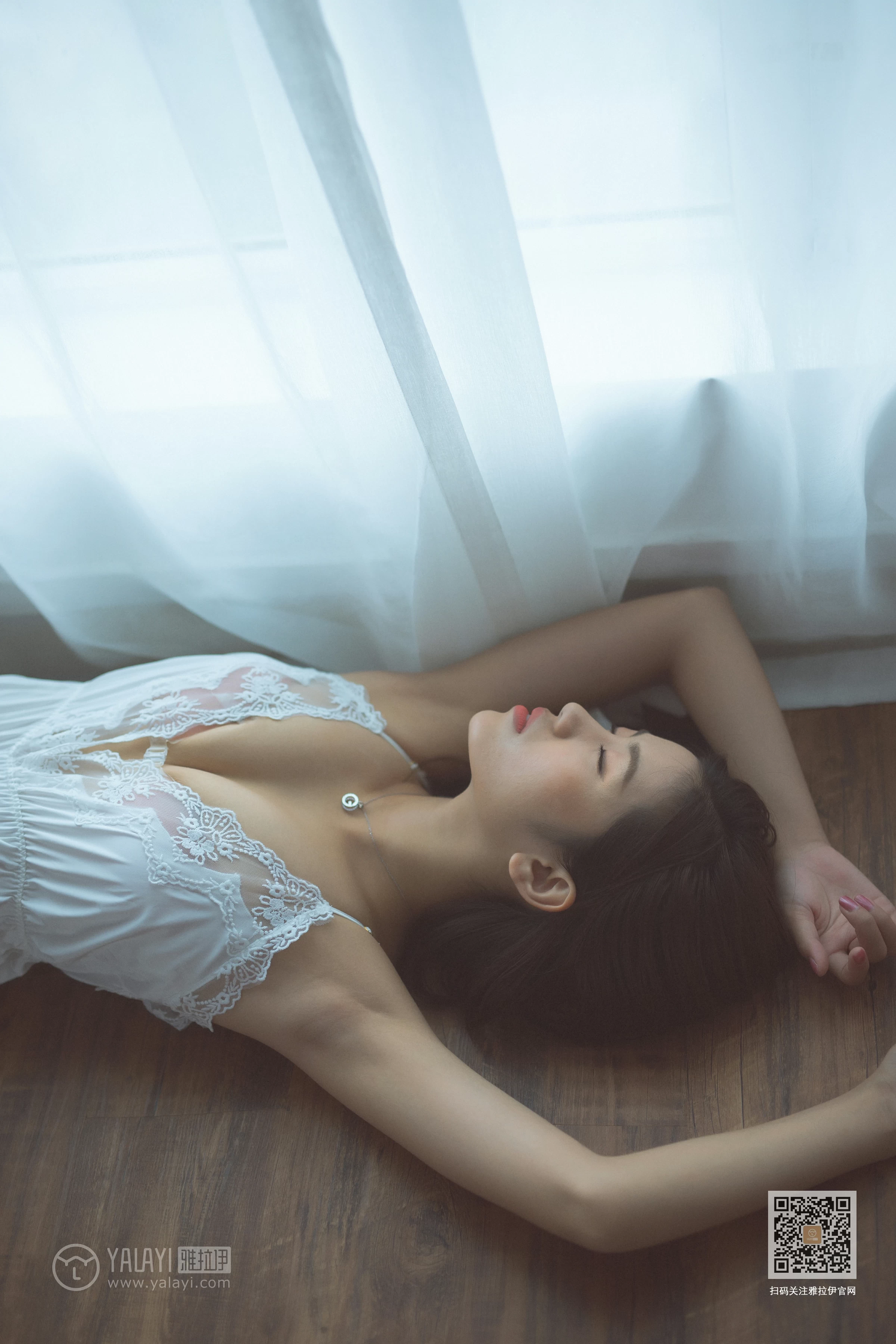 [YALAYI雅拉伊]No.397 念念又不忘 小小 白色吊带蕾丝睡衣性感私房写真集第7张
