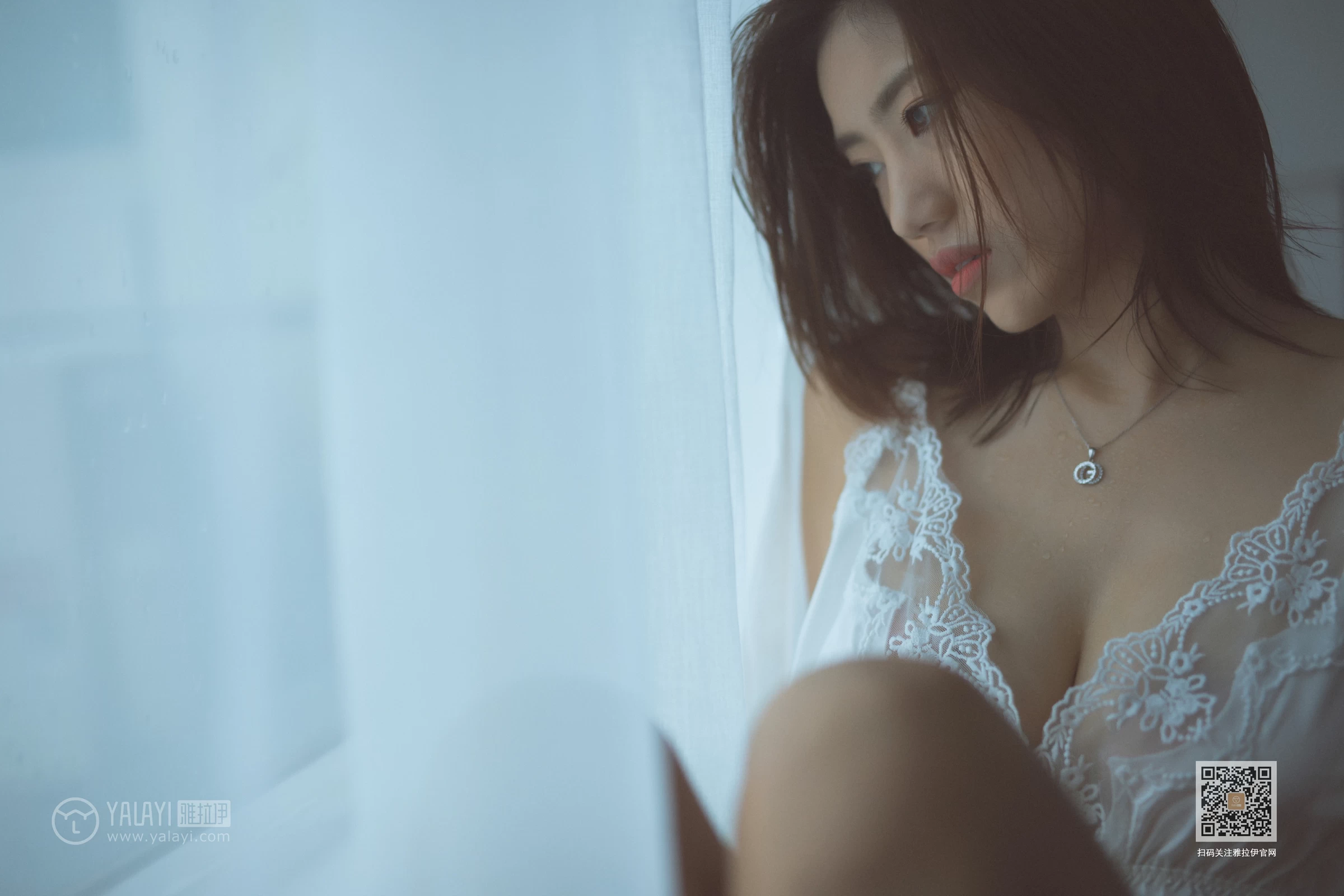 [YALAYI雅拉伊]No.397 念念又不忘 小小 白色吊带蕾丝睡衣性感私房写真集第9张