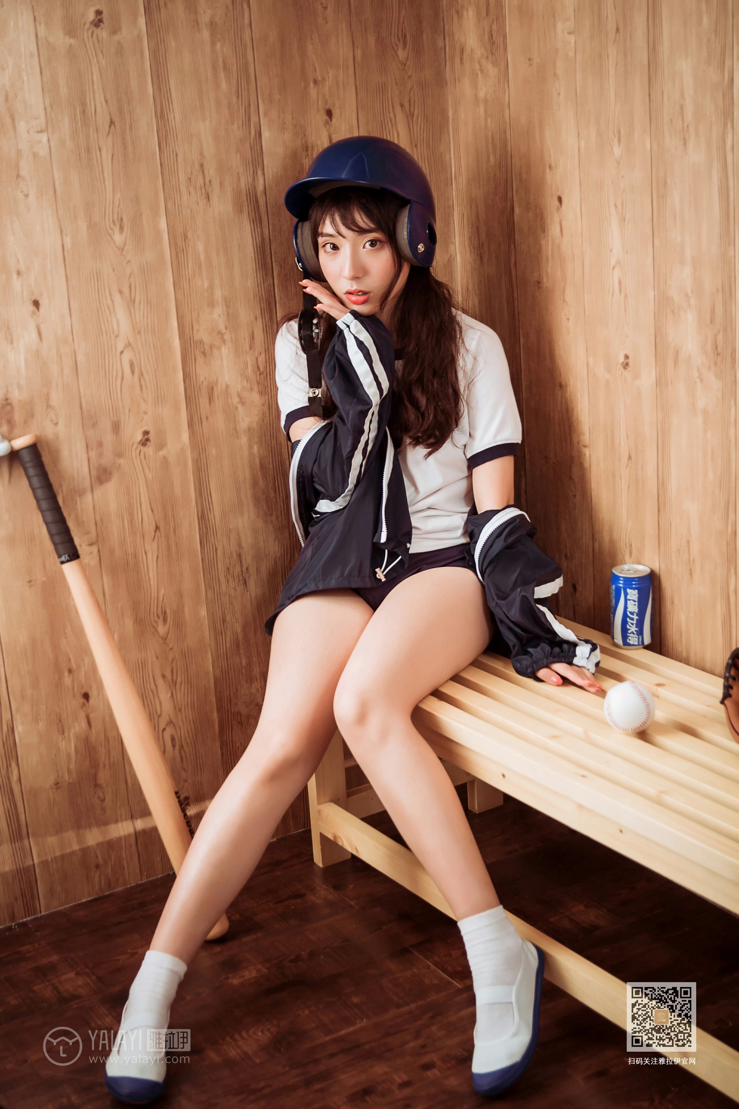 [YALAYI雅拉伊]Vol.407 美女棒球手 阿橙 白色短袖加蓝色短裤性感私房写真集第5张