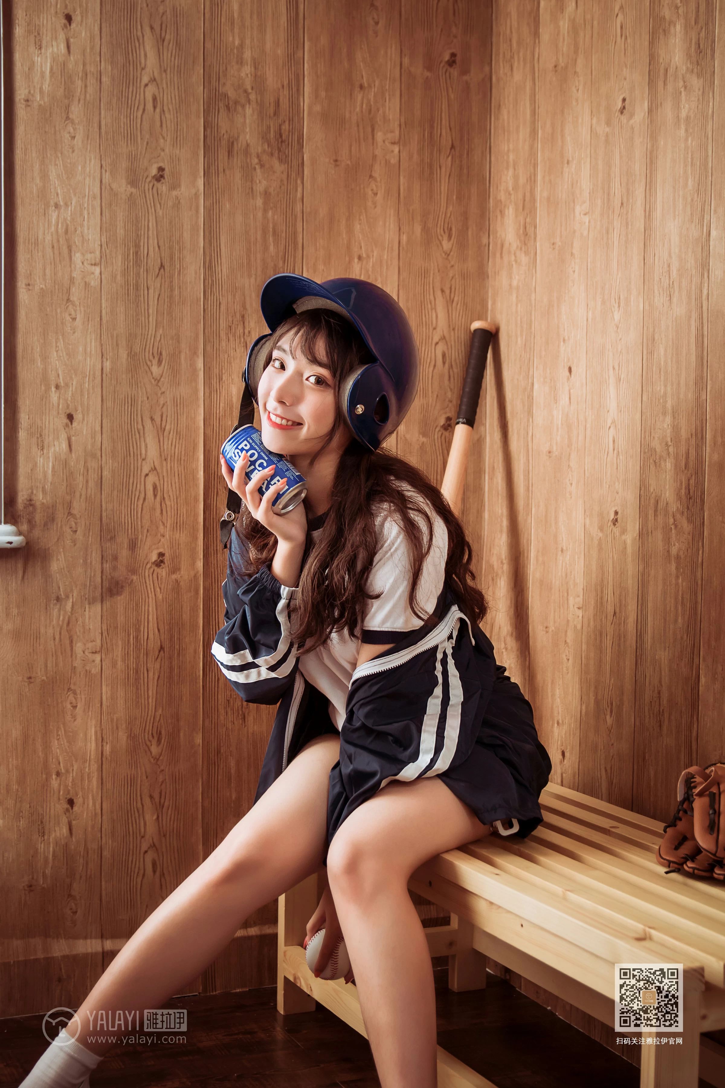 [YALAYI雅拉伊]Vol.407 美女棒球手 阿橙 白色短袖加蓝色短裤性感私房写真集第6张