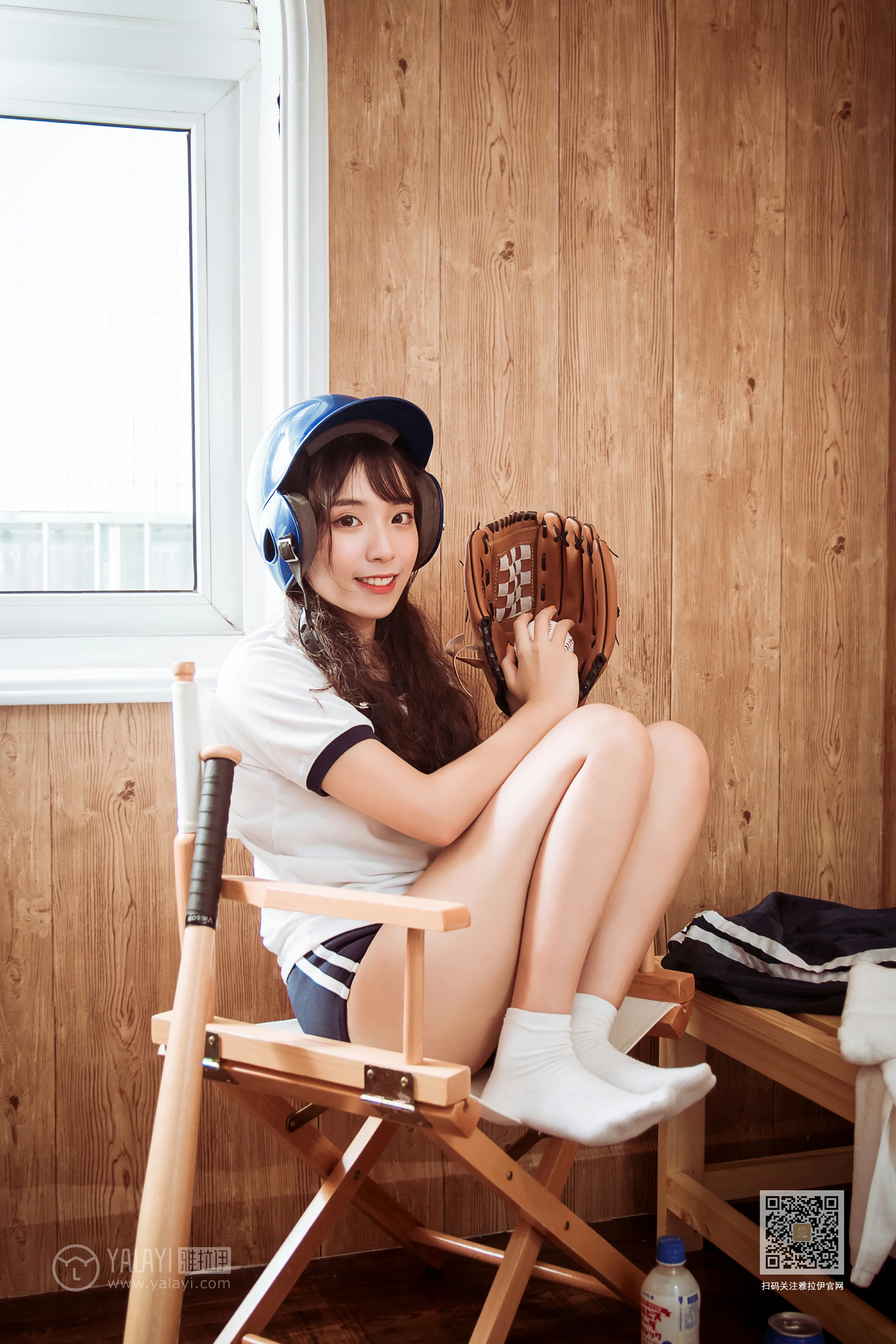 [YALAYI雅拉伊]Vol.407 美女棒球手 阿橙 白色短袖加蓝色短裤性感私房写真集第12张