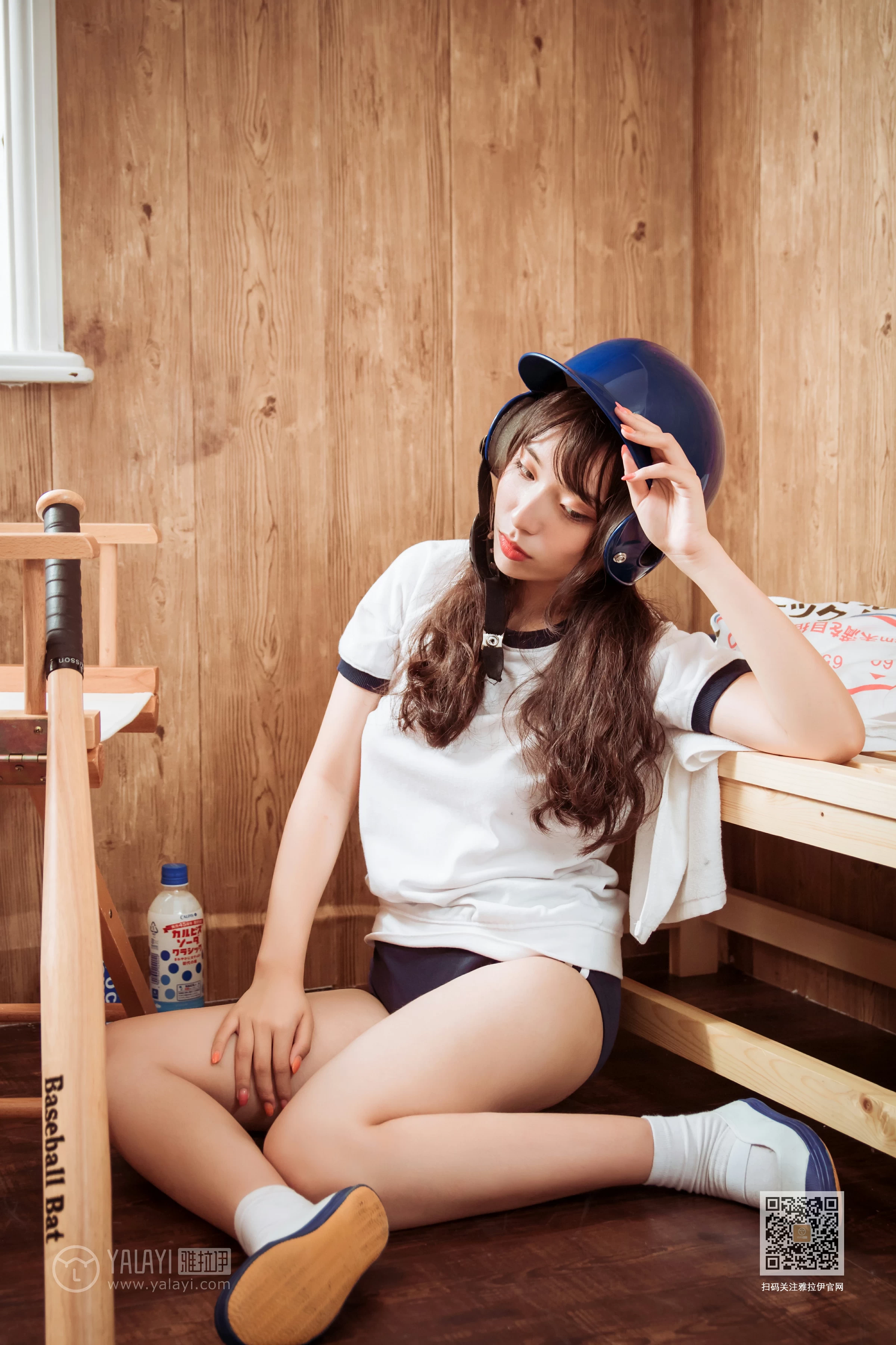 [YALAYI雅拉伊]Vol.407 美女棒球手 阿橙 白色短袖加蓝色短裤性感私房写真集第14张