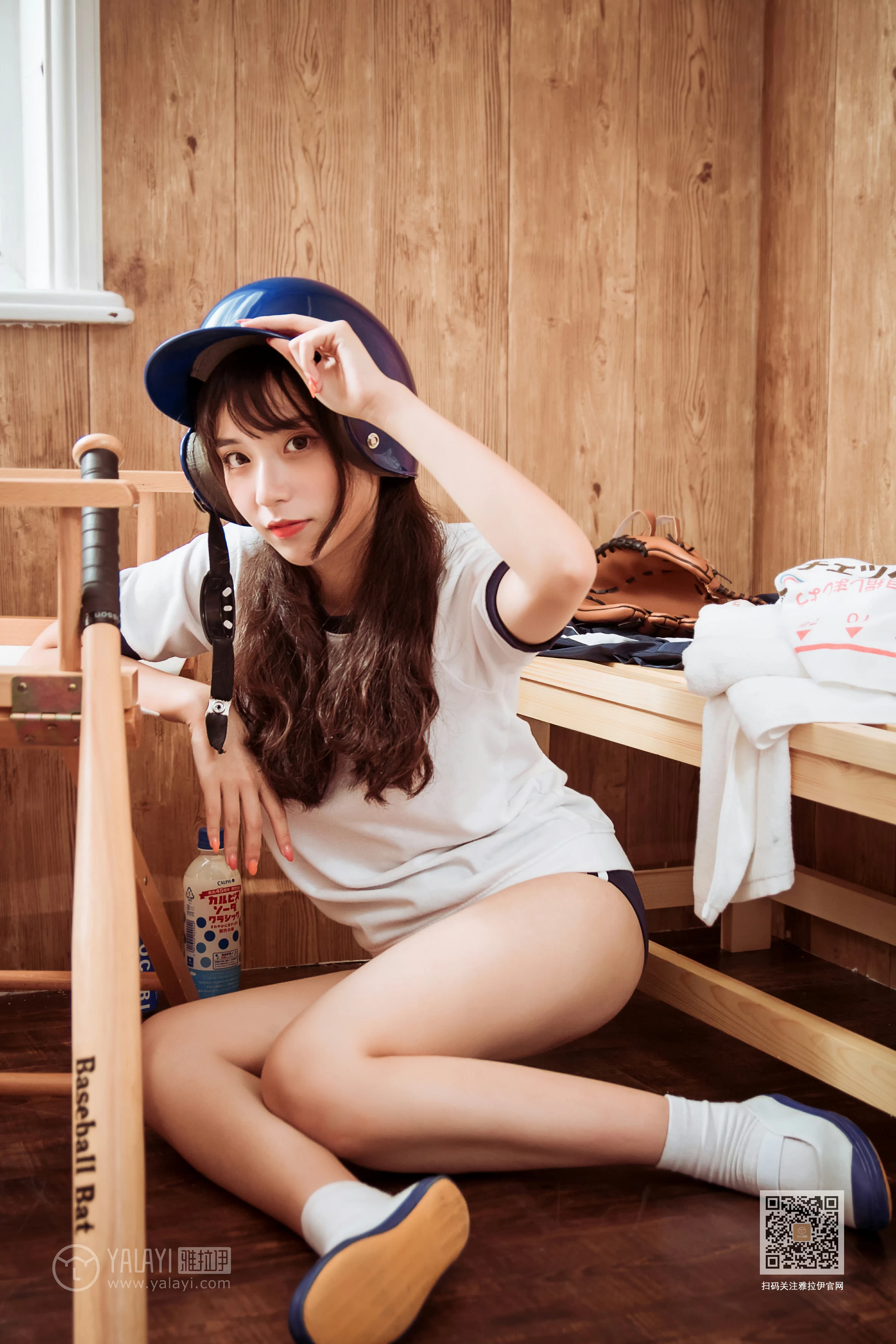[YALAYI雅拉伊]Vol.407 美女棒球手 阿橙 白色短袖加蓝色短裤性感私房写真集第14张