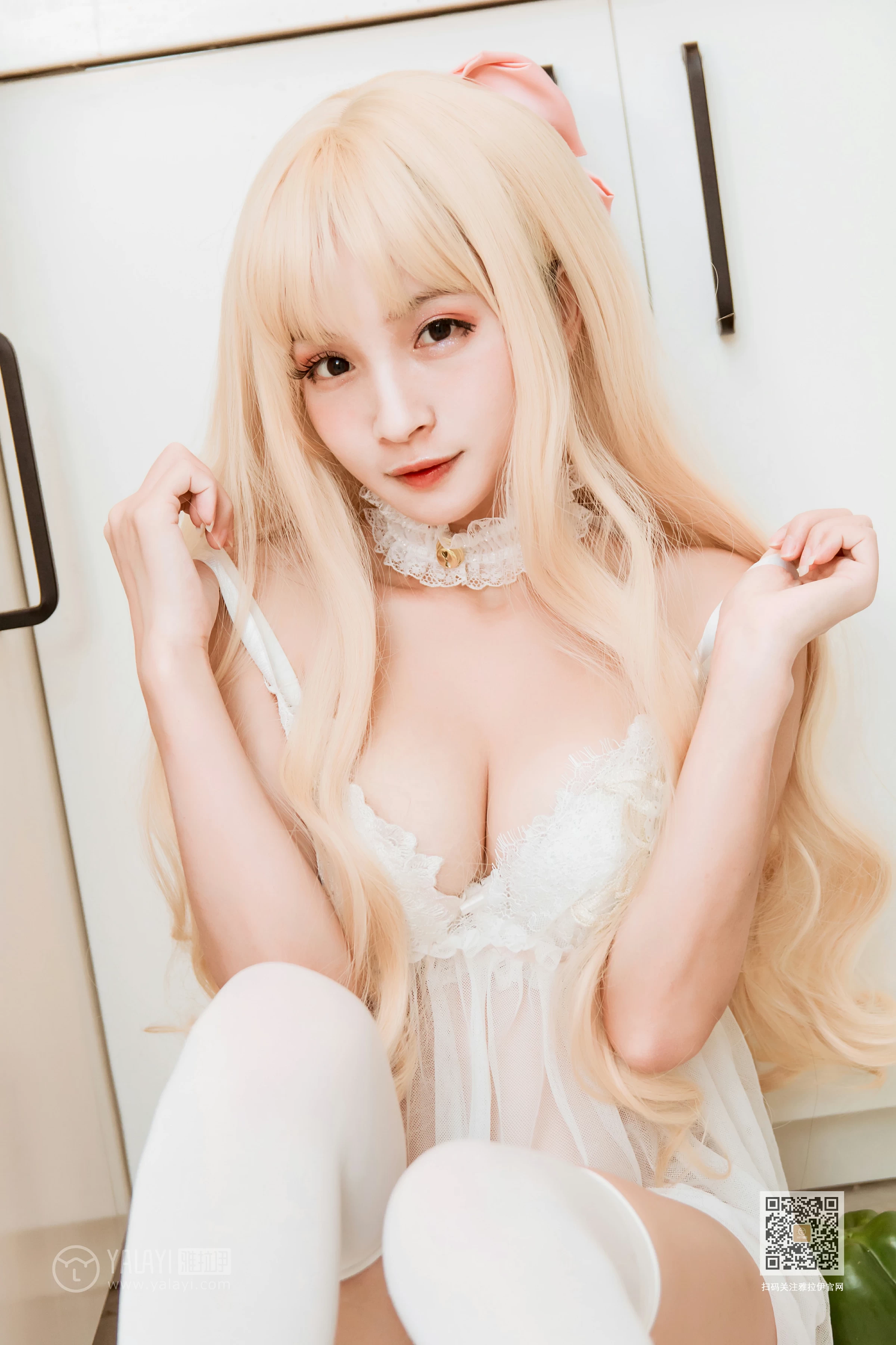 [YALAYI雅拉伊]Vol.425 异世界少女 艾丽 白色透视内衣裙加白色丝袜美腿性感私房写真集第8张