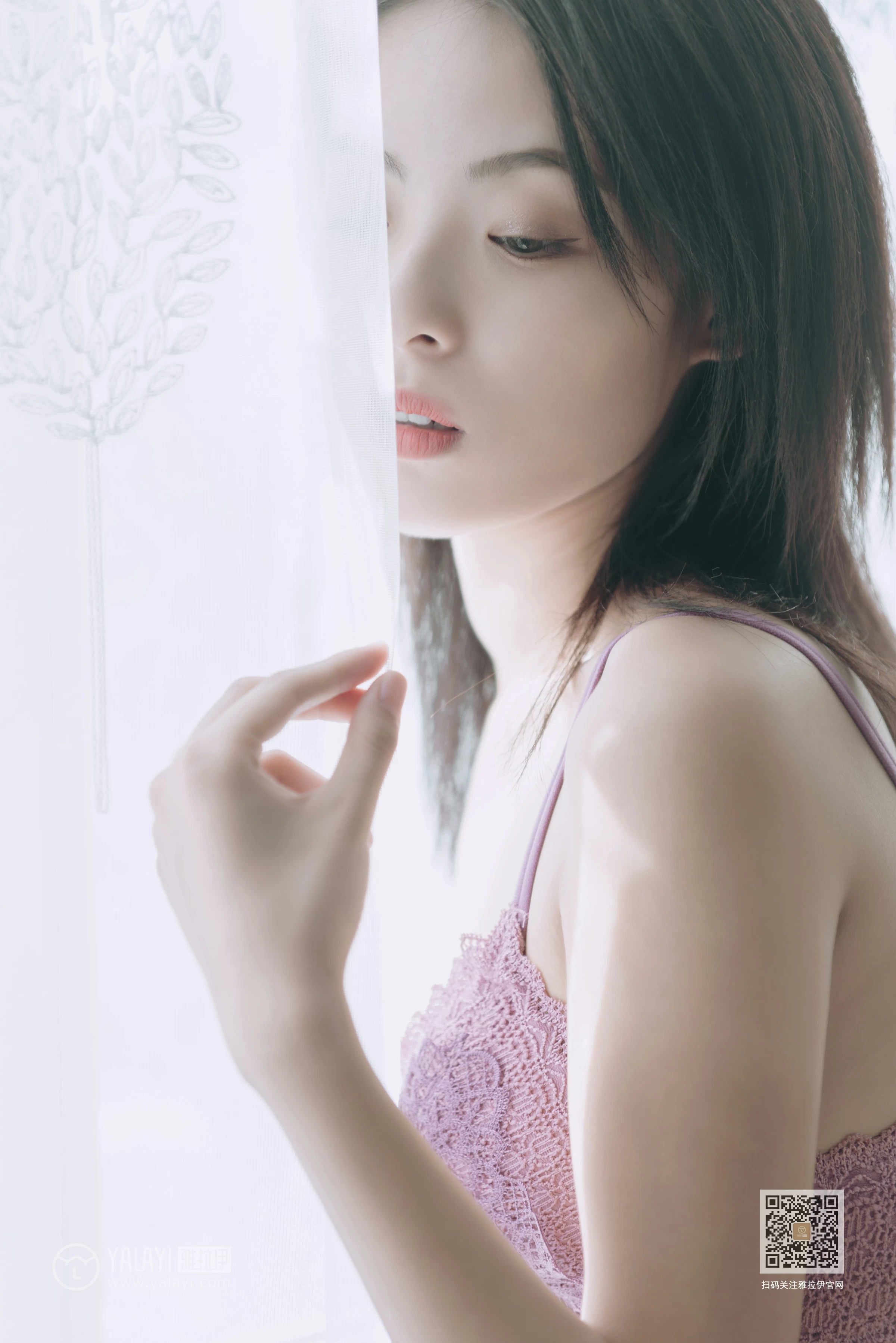 [YALAYI雅拉伊]Vol.426 蜜桃成熟时 含嫣 粉色蕾丝内衣居家性感私房写真集第7张