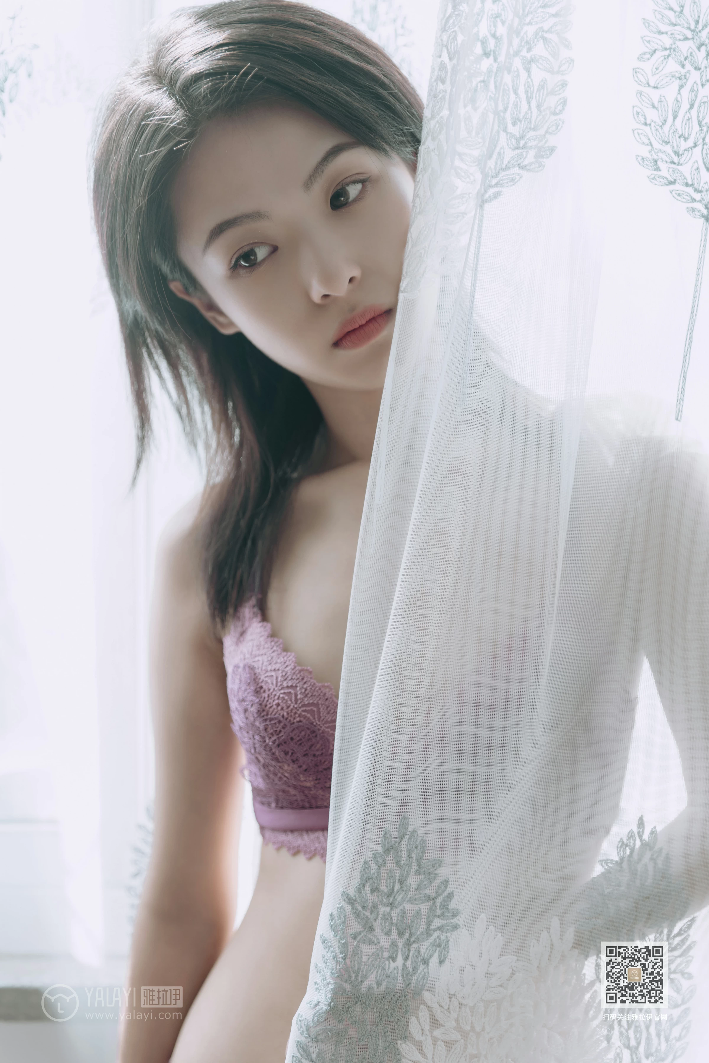 [YALAYI雅拉伊]Vol.426 蜜桃成熟时 含嫣 粉色蕾丝内衣居家性感私房写真集第8张