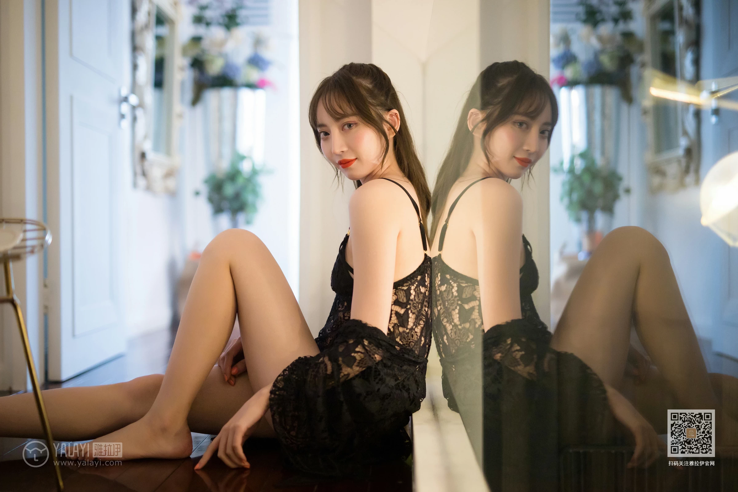 [YALAYI雅拉伊]Vol.435 现代白雪公主 黑色透视镂空睡衣加黑色蕾丝内衣性感私房写真集第6张
