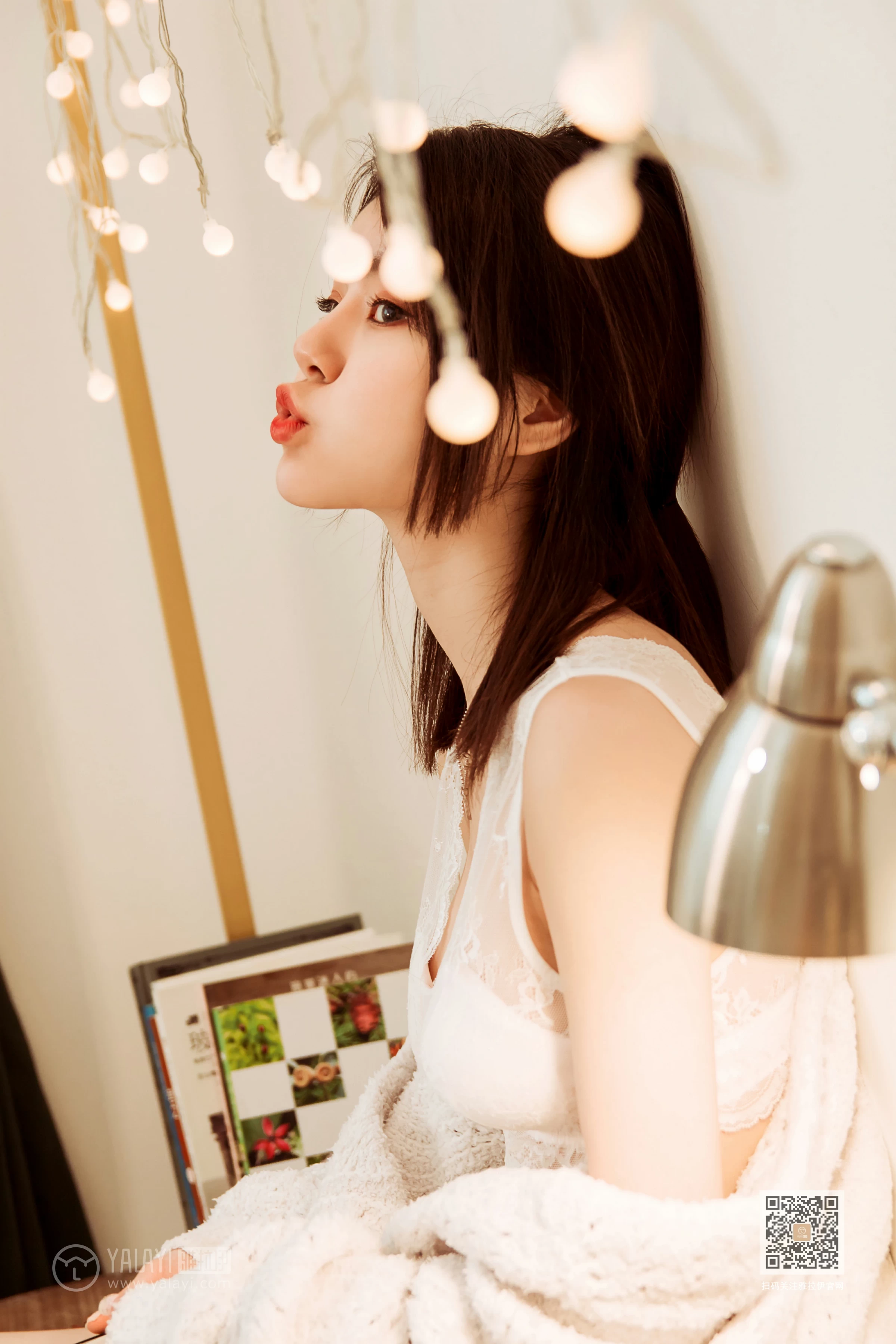 [YALAYI雅拉伊]Vol.444 东京的早餐 慧儿 白色镂空外衣加白色蕾丝内衣性感私房写真集第11张