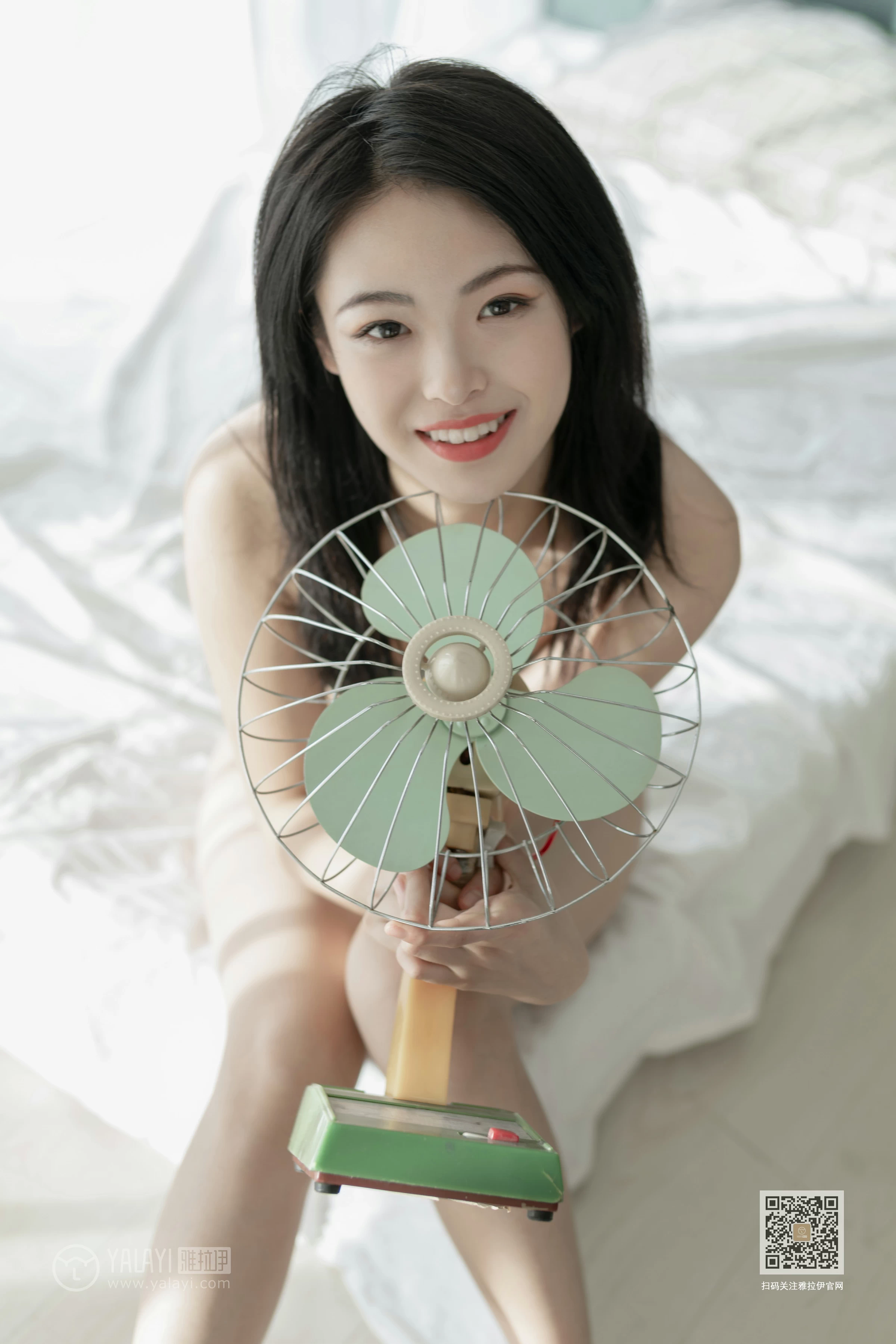 [YALAYI雅拉伊]Vol.487 翡翠女神 含嫣 淡蓝色蕾丝内衣性感私房写真集第14张