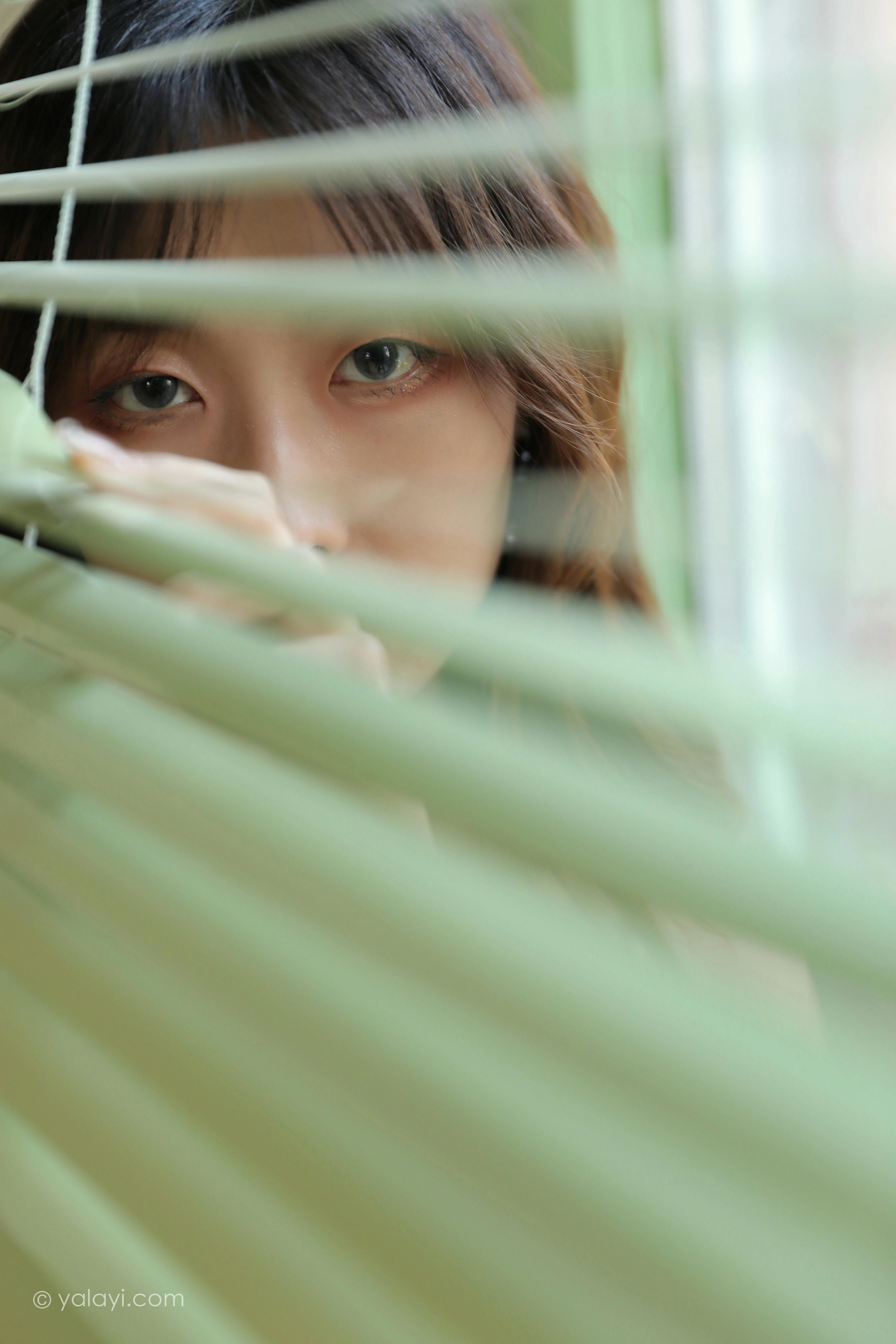 [YALAYI雅拉伊]NO.801 平心静气 佳佳 粉色吊带连衣裙居家私房写真集第11张