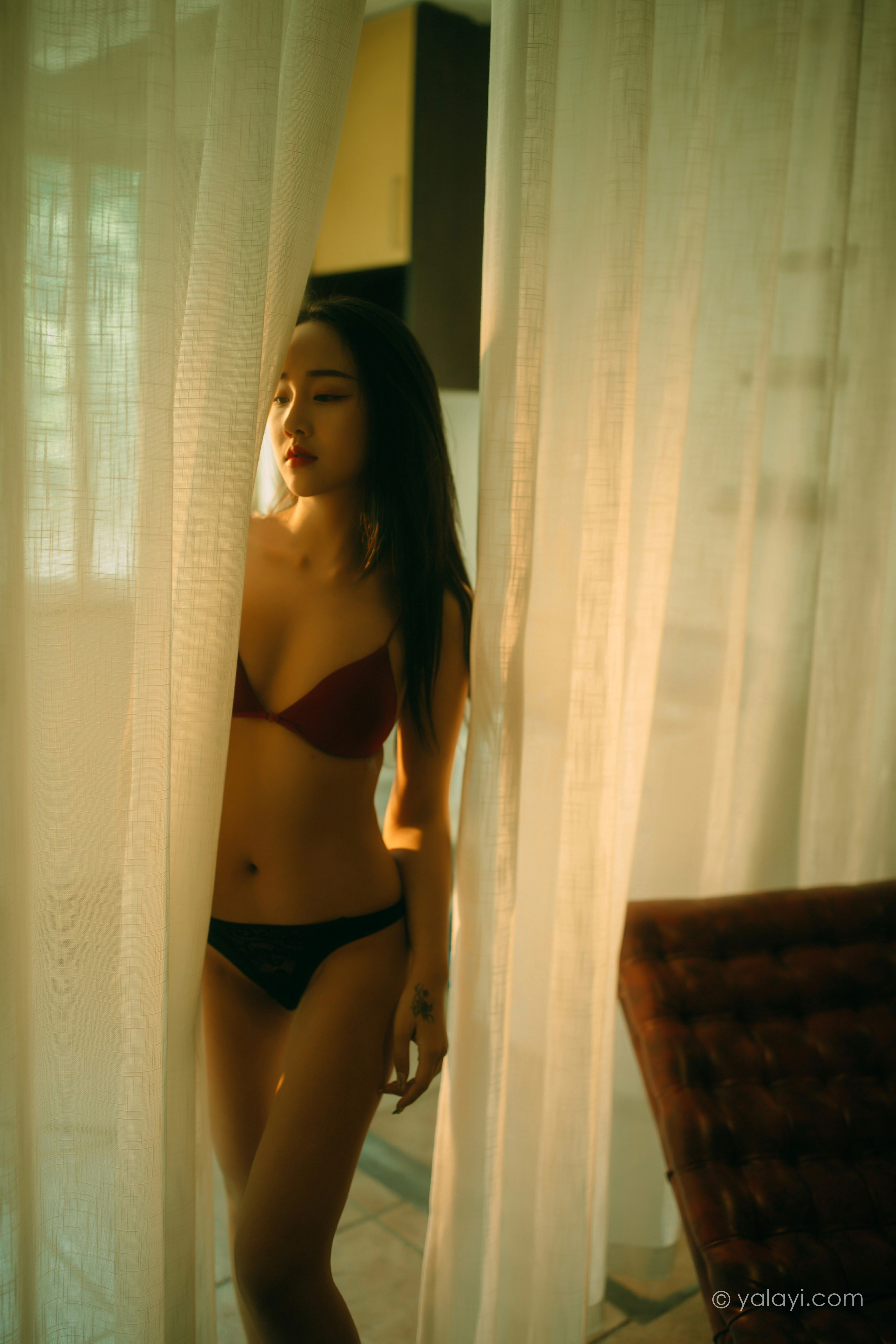 [YALAYI雅拉伊]NO.802 魂萦梦牵 优优 粉色透视情趣睡衣加黑色蕾丝内衣性感私房写真集第9张