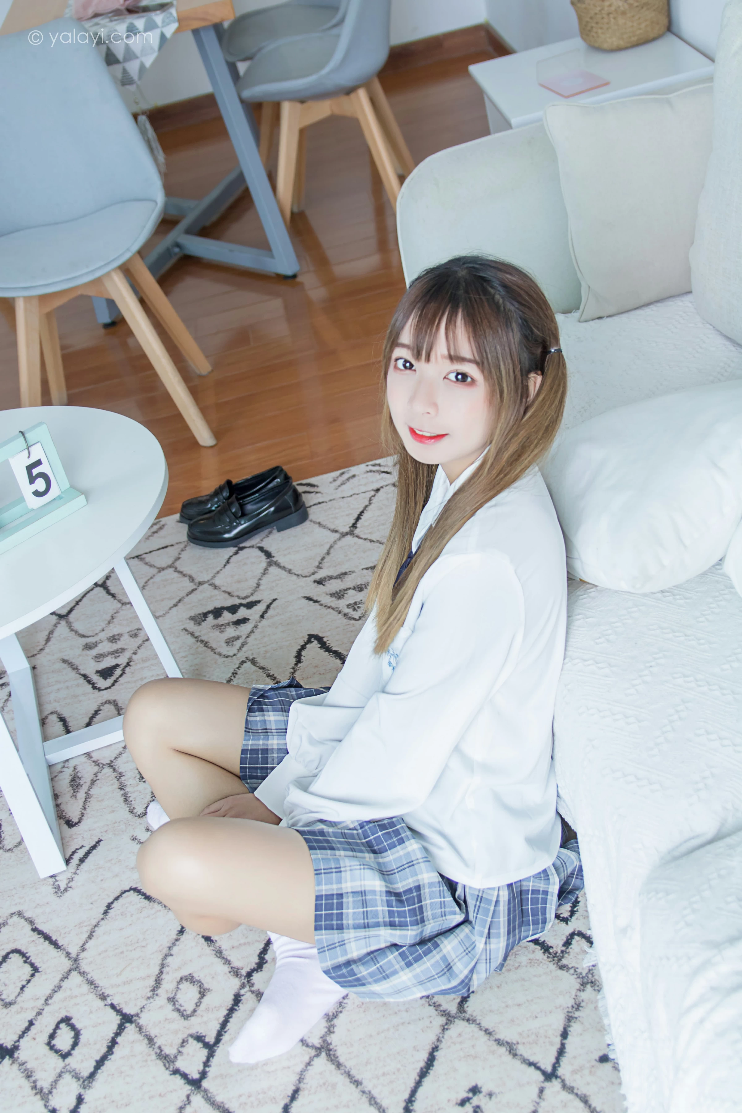 [YALAYI雅拉伊]NO.667 《有我超甜》 阿禾 白色JK制服加格子短裙私房写真集第9张